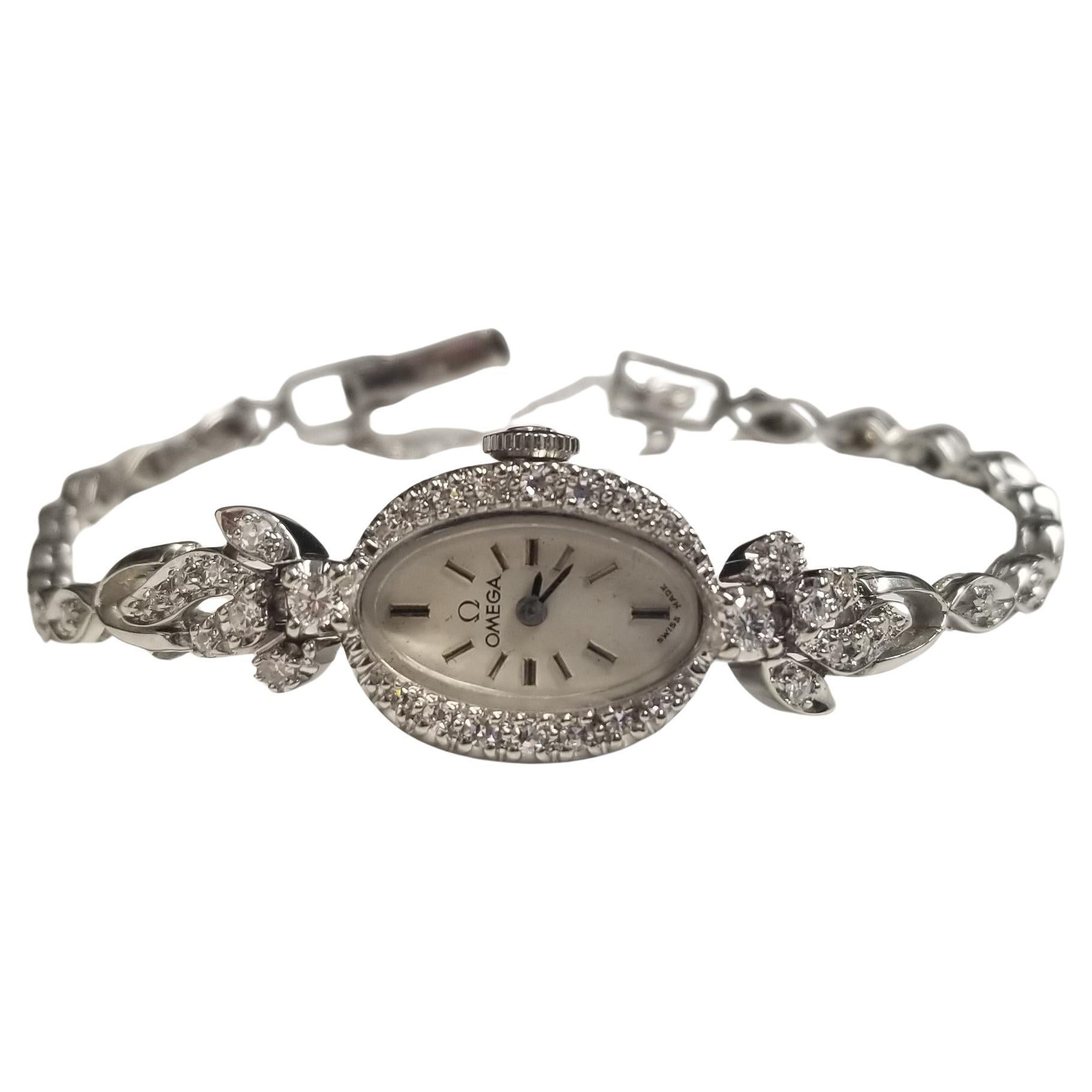 Orologio da cocktail manuale "Omega" vintage da donna in oro bianco 14k con diamanti da .85pts