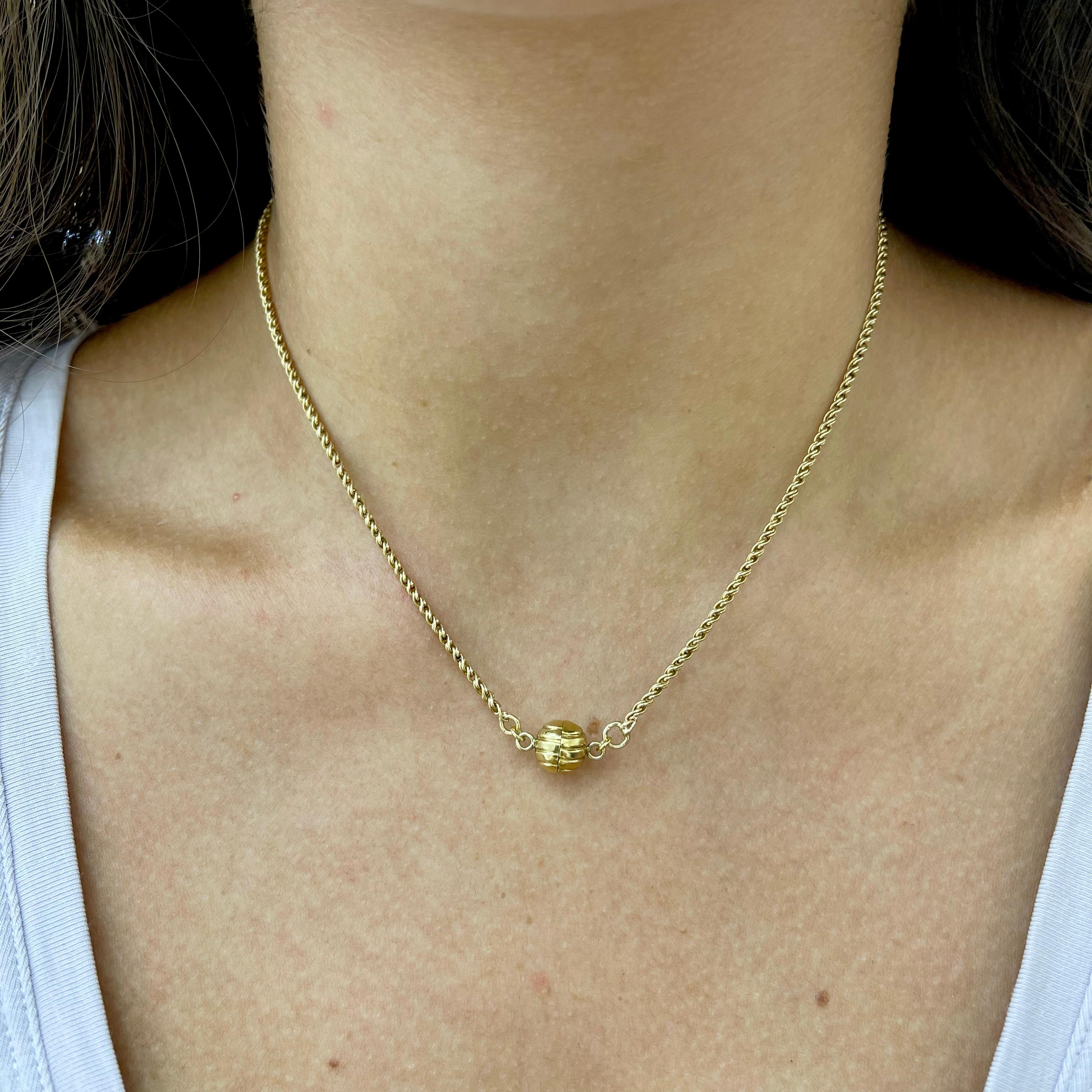 Women's Vintage Ladies 14K Yellow Gold Magnet Bead Pendant Necklace For Sale
