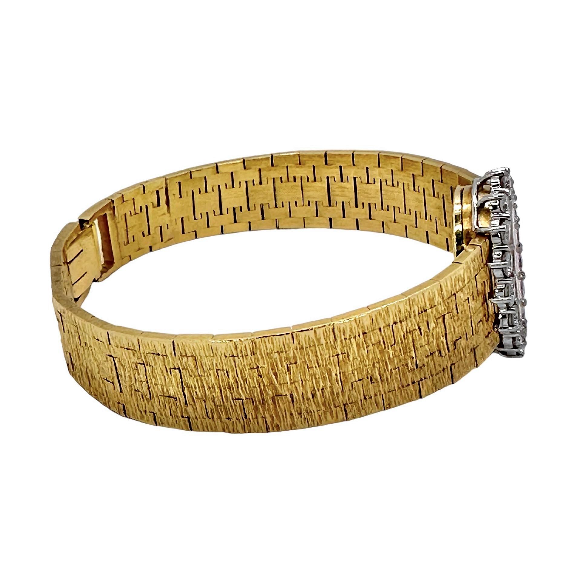 Moderne Montre-bracelet vintage Tiffany & Co pour femme en or 18 carats avec lunette en diamants par Piaget en vente