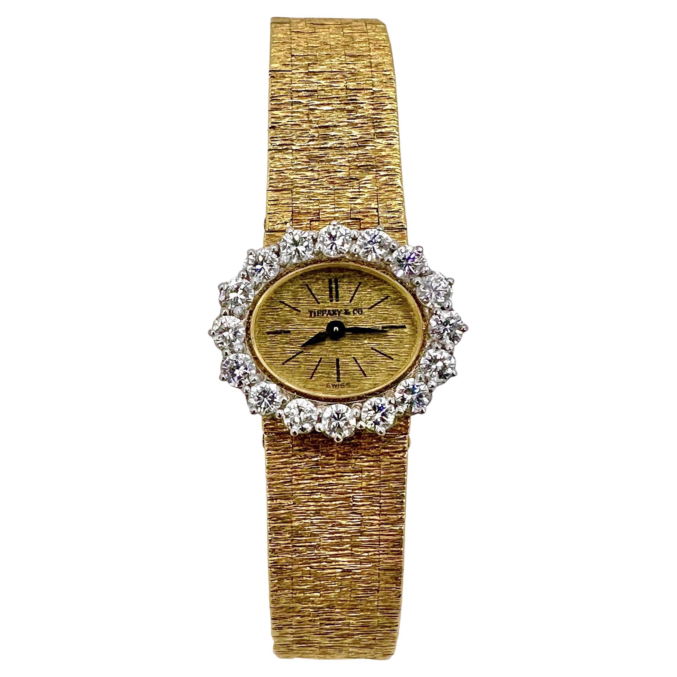 Montre-bracelet vintage Tiffany & Co pour femme en or 18 carats avec lunette en diamants par Piaget en vente