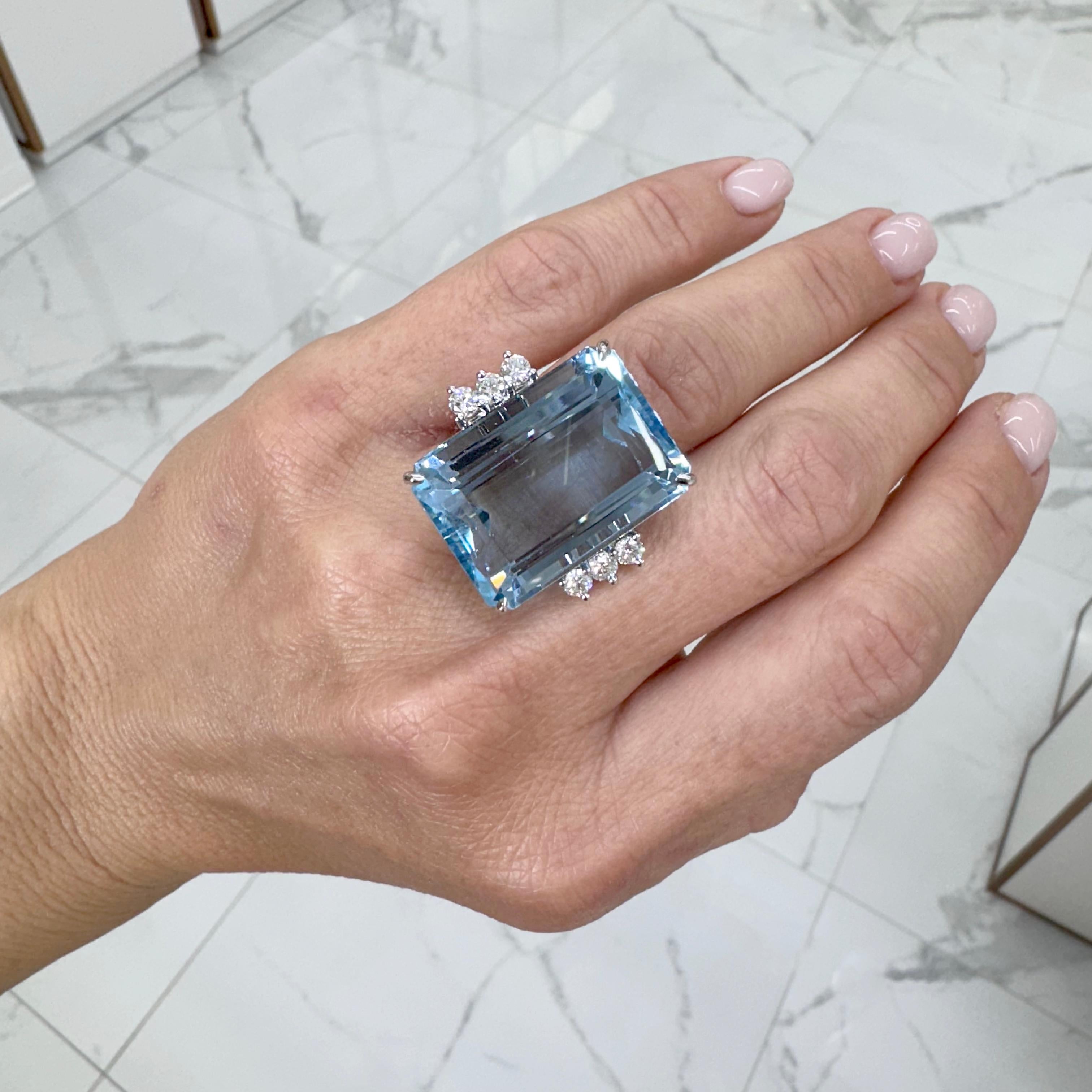 Vintage Ladies 18K White Gold 41.38ct Aquamarine Six Diamond Cocktail Ring For Sale 1