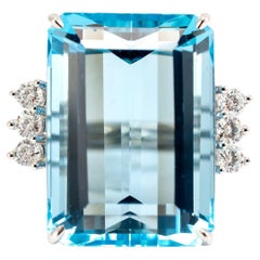 Bague cocktail vintage pour femmes en or blanc 18 carats, aigue-marine 41,38 carats et six diamants
