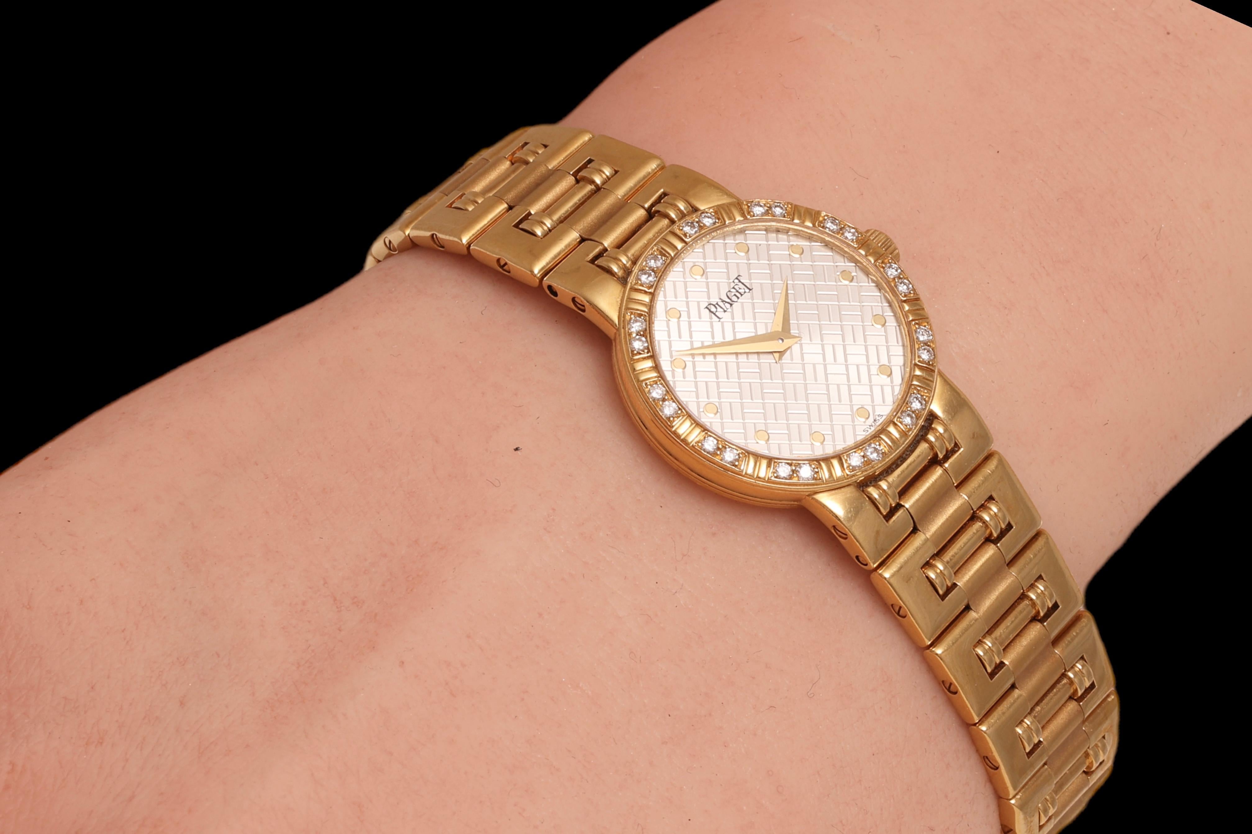 Vintage Ladies 18kt Gold Piaget Dancer Diamonds Wrist Watch, Quartz , Diam 23 mm For Sale 5