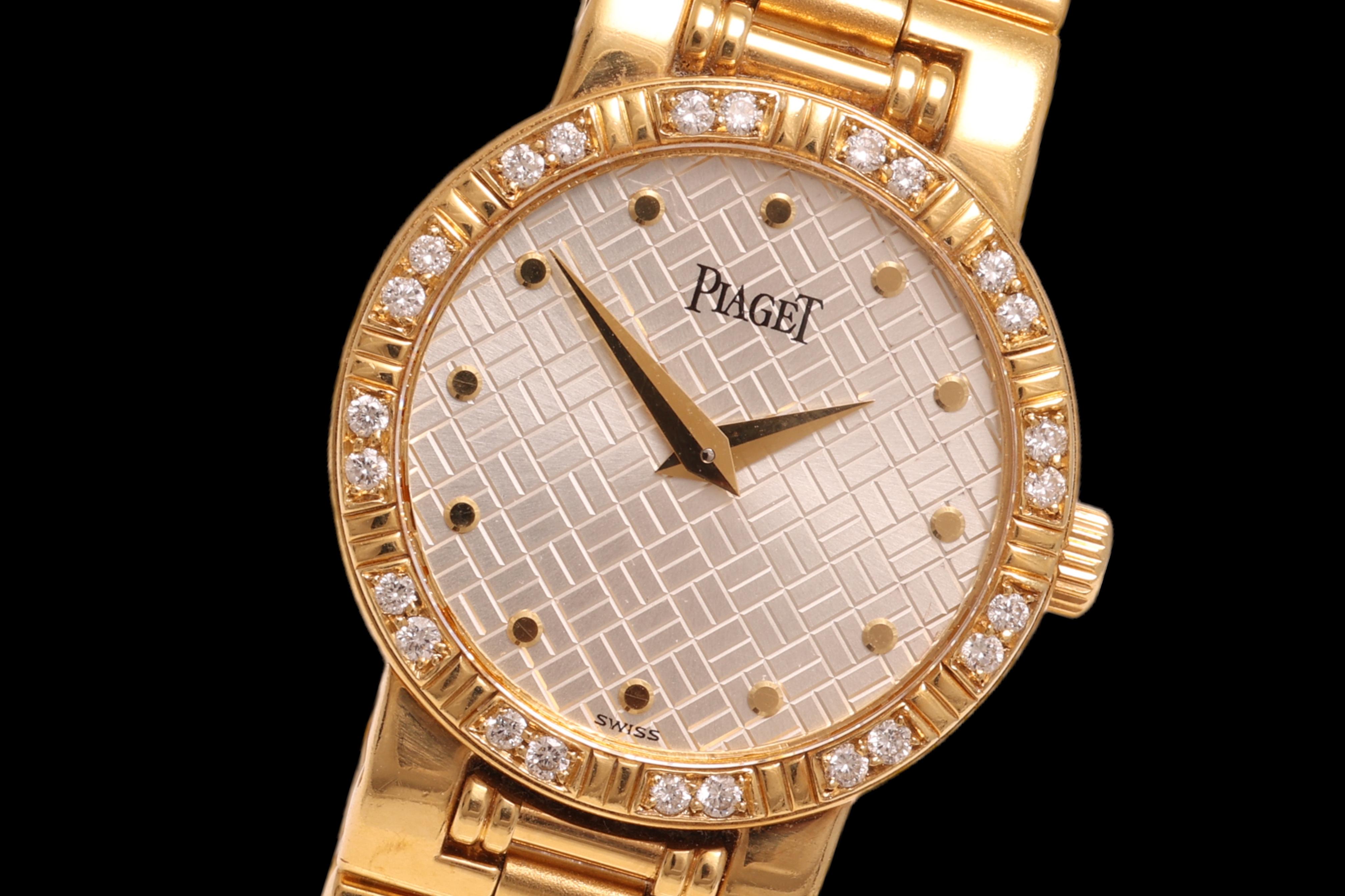 Vintage Damen 18kt Gold Piaget Dancer Diamanten Armbanduhr, Quarz , Diam 23 mm (Kunsthandwerker*in) im Angebot