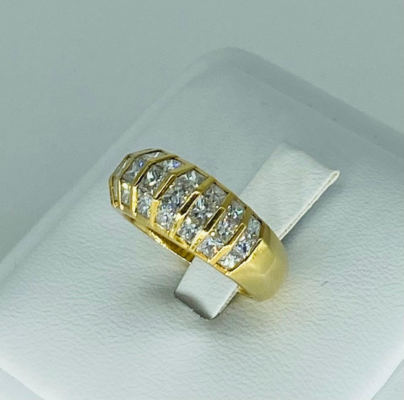 Princess Cut Vintage Ladies 2.50 Carat Diamonds Illusion Set Dome Ring 18k Gold For Sale