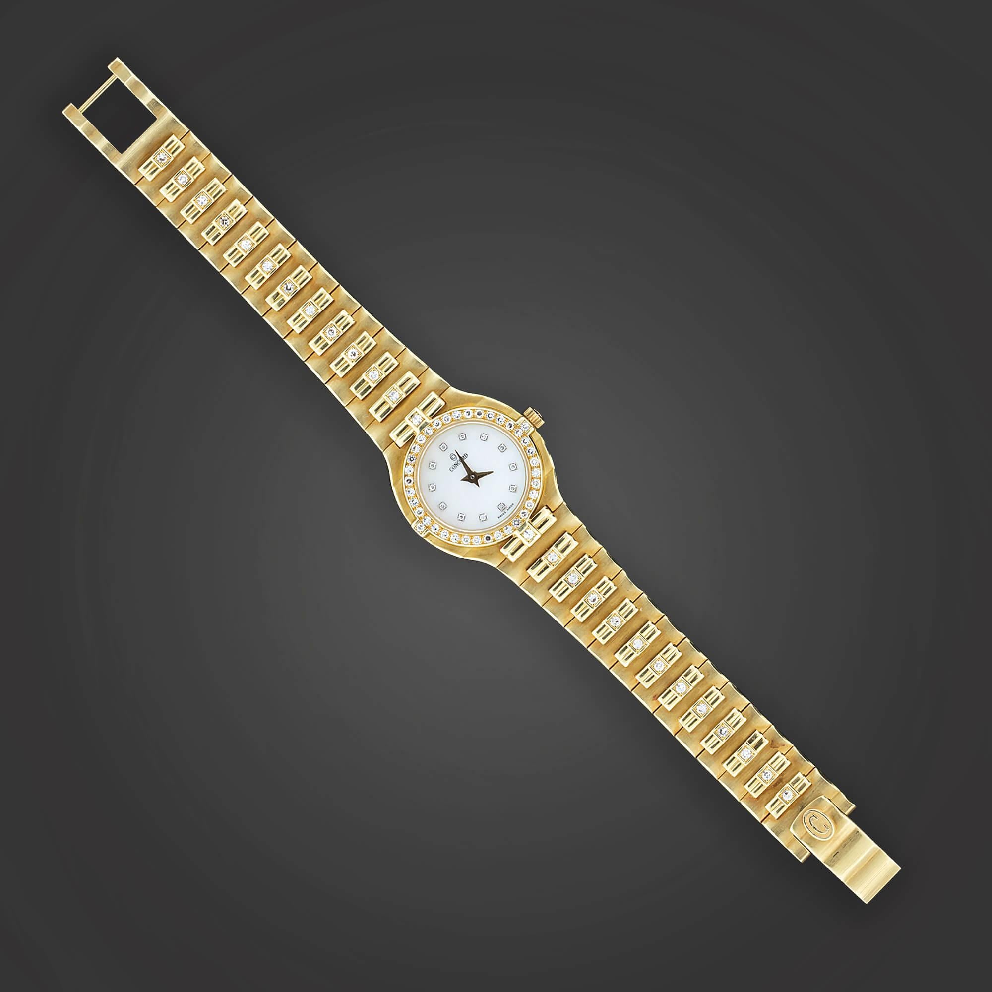 Modern Vintage Ladies Corcord 18k Yellow Gold & Diamond Set Watch Circa 1980s For Sale
