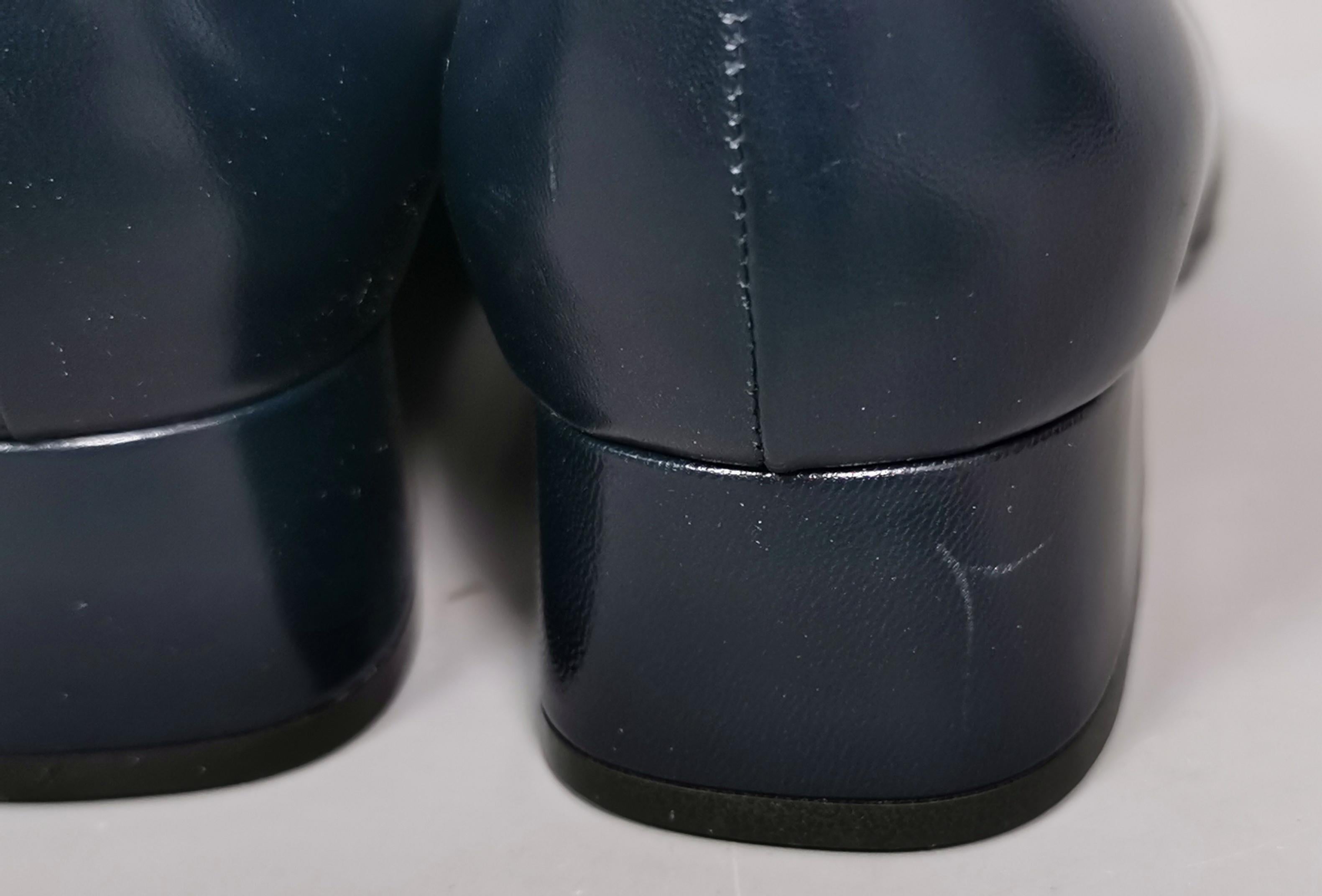 Vintage ladies navy leather court shoes, pumps, Bally 1