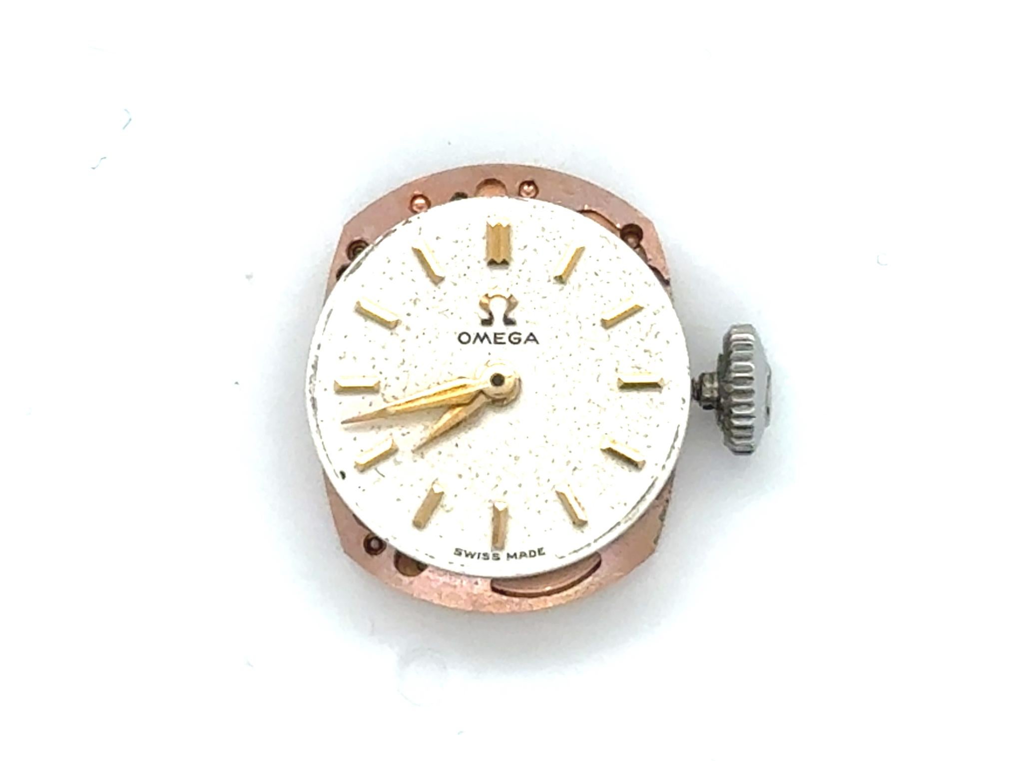 Vintage Ladies Omega Wrist Watch Manual Wind Antique Retro 1959




Genuine Ladies Omega Watch

Runs Great

Omega Movement

17 Jewels

Manual Wind

Beautiful Mint Dial

Acier Inoxydable Stainless Steel, Highly Resistant to Corrosion

Serial Number