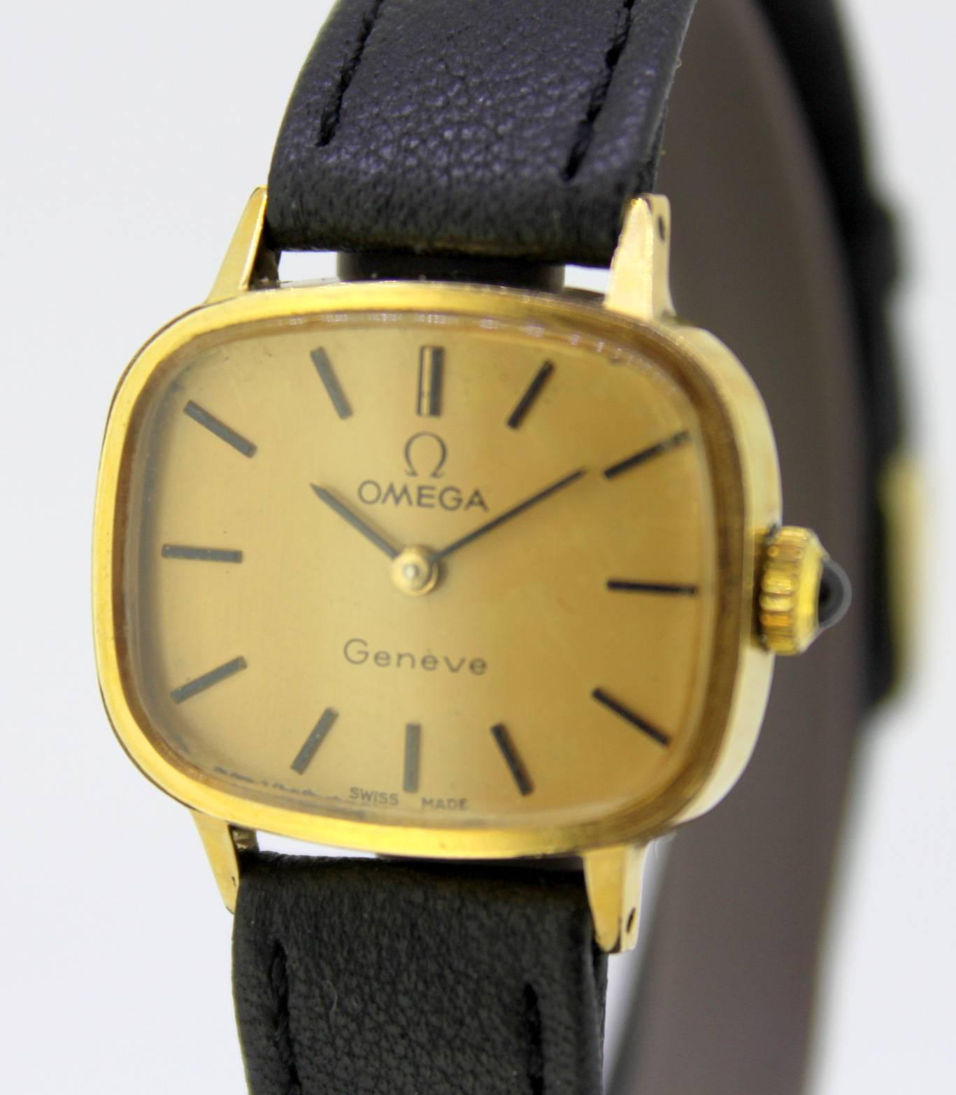 Vintage Ladies Omega Wristwatch, circa 1950s In Excellent Condition In Braintree, GB