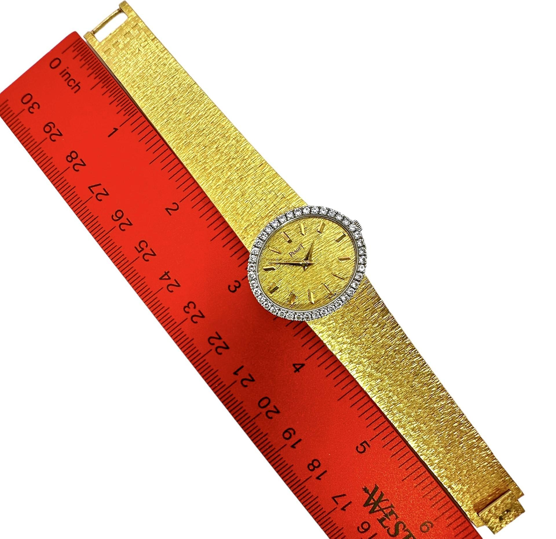Women's Vintage Ladies Oval Shaped Diamond Bezel Yellow Gold Piaget