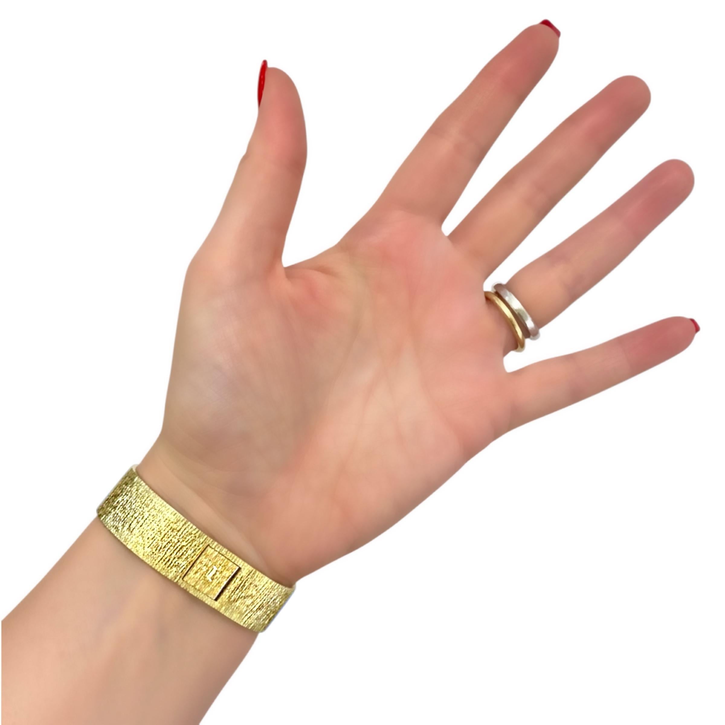 Vintage Ladies Piaget Wristwatch Oval Lapis Lazuli & Diamond Dial in Yellow Gold For Sale 6