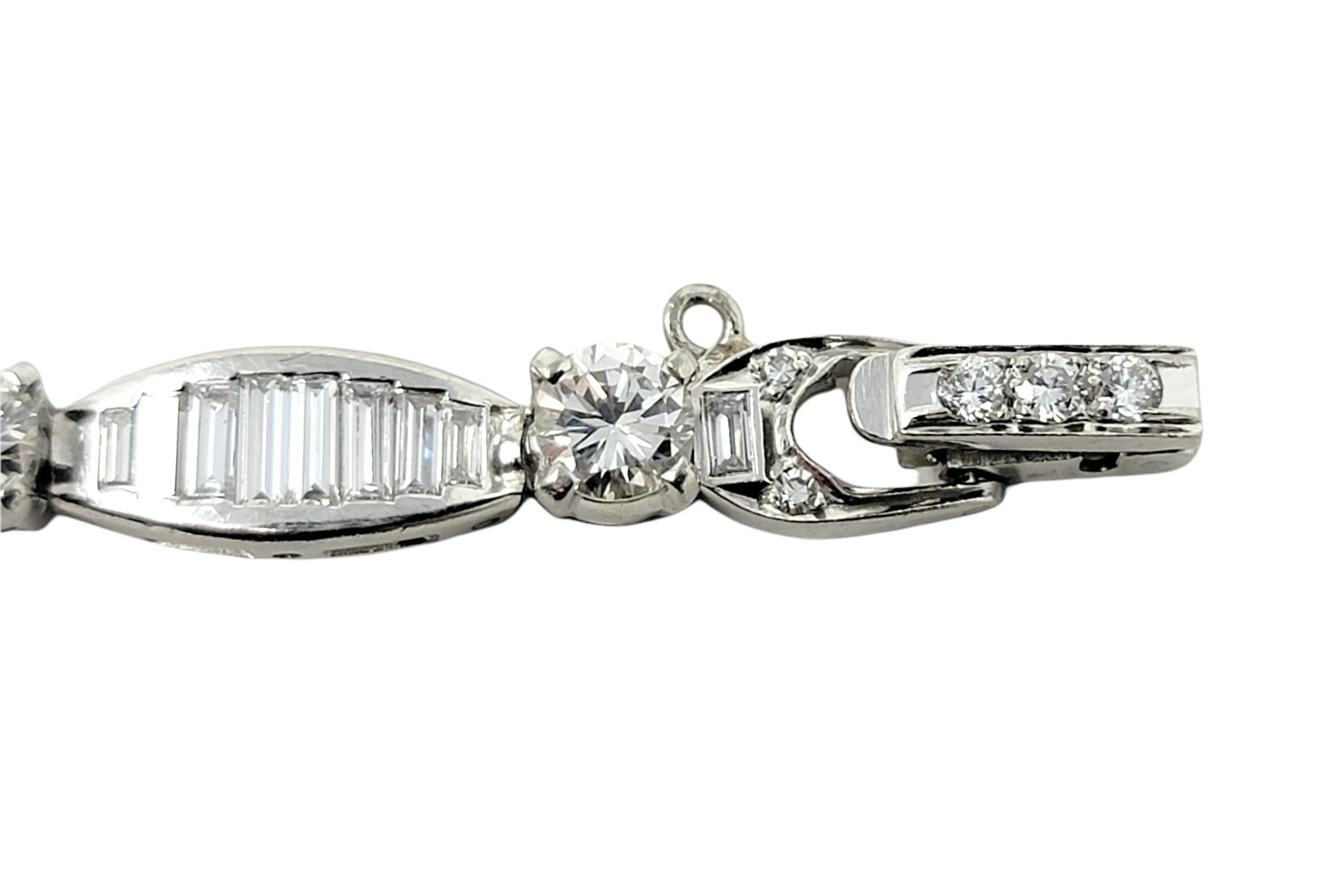 Contemporain Montre-bracelet vintage pour femme à maillons en platine et diamants 9,23 carats au total en vente