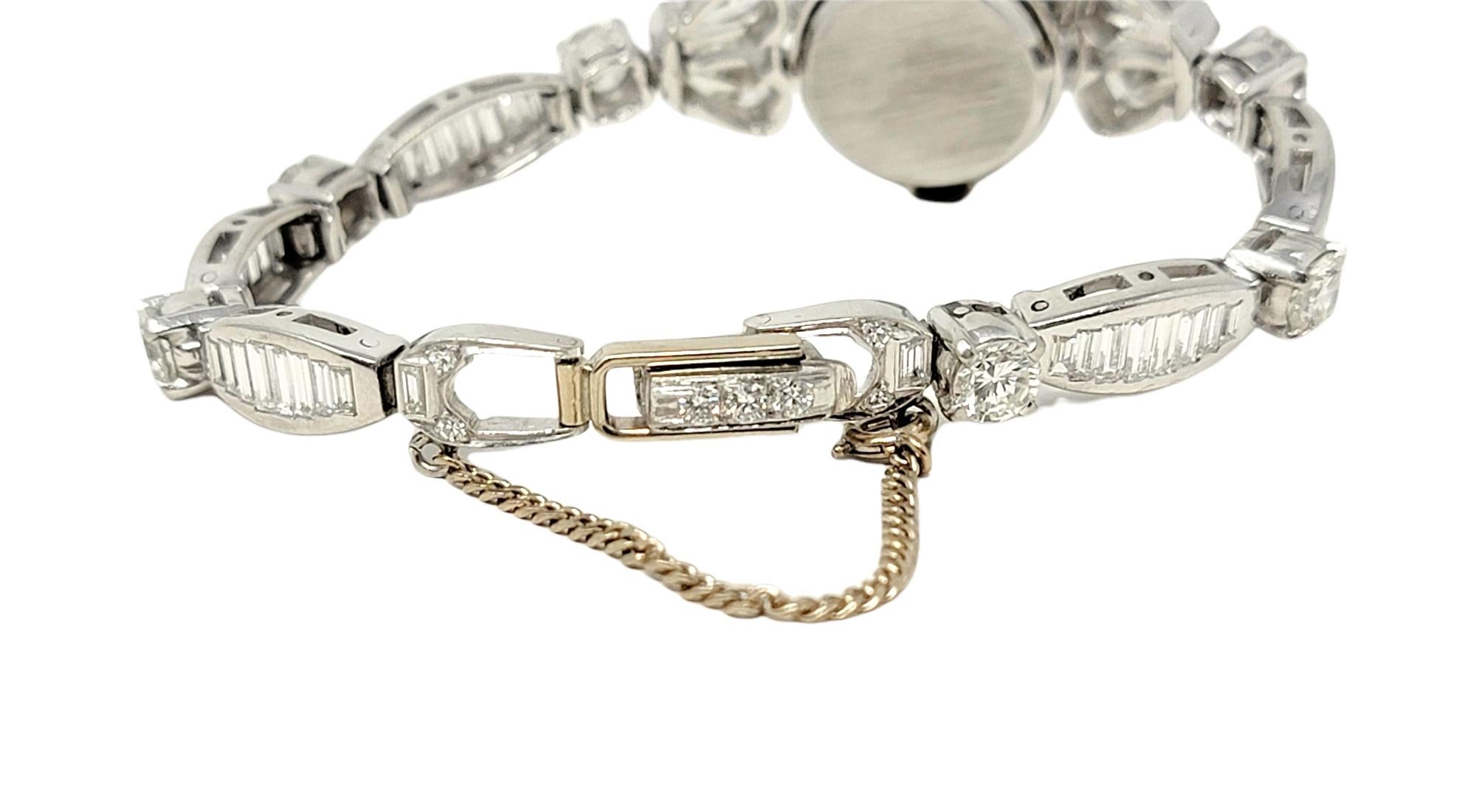Montre-bracelet vintage pour femme à maillons en platine et diamants 9,23 carats au total Pour femmes en vente