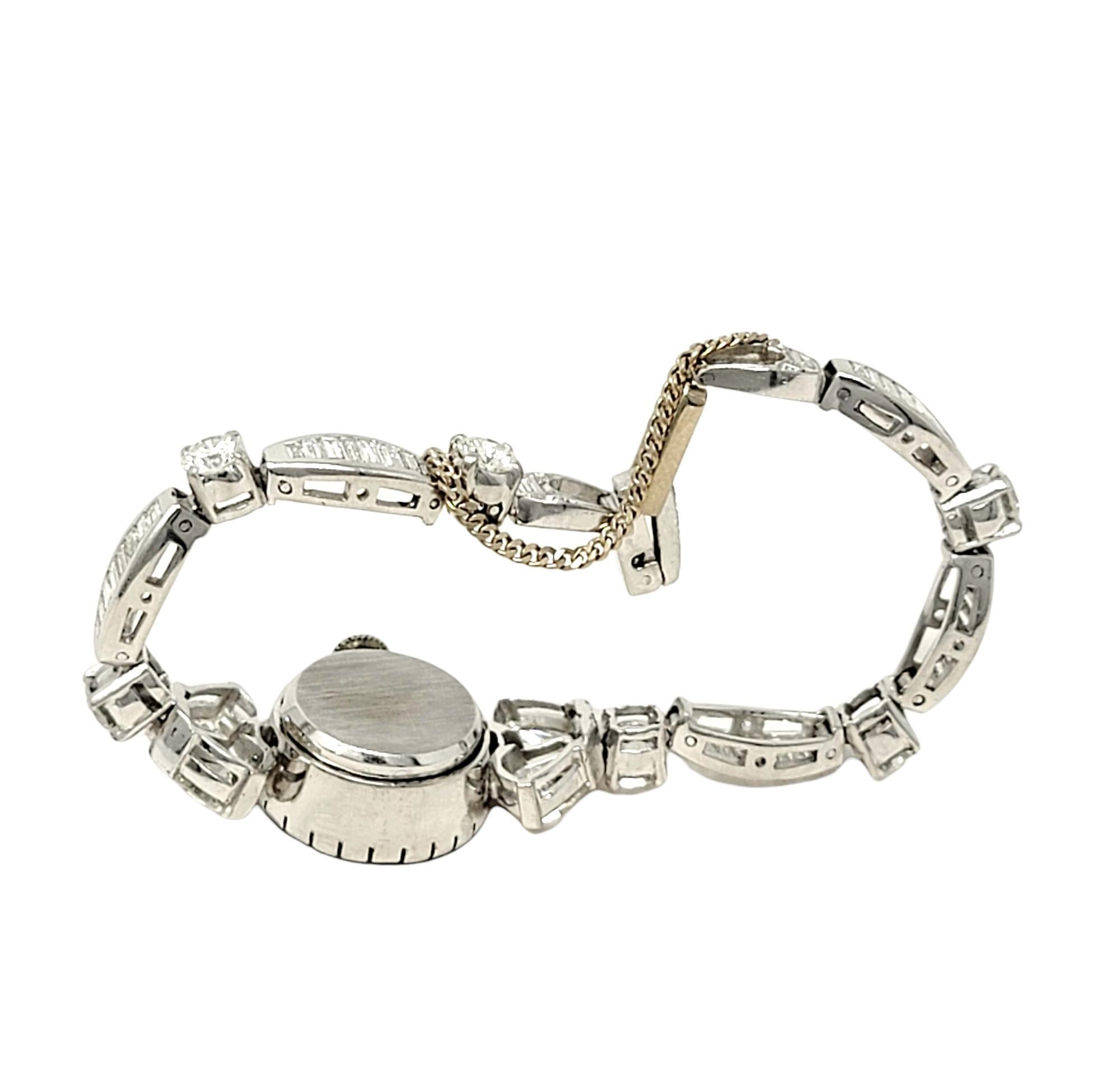 Montre-bracelet vintage pour femme à maillons en platine et diamants 9,23 carats au total en vente 1