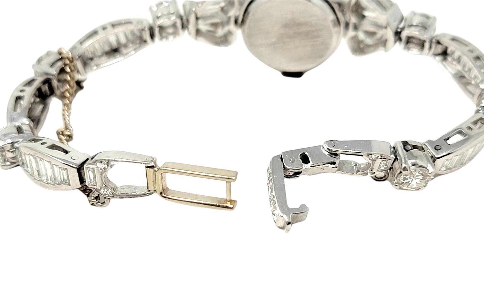 Montre-bracelet vintage pour femme à maillons en platine et diamants 9,23 carats au total en vente 3