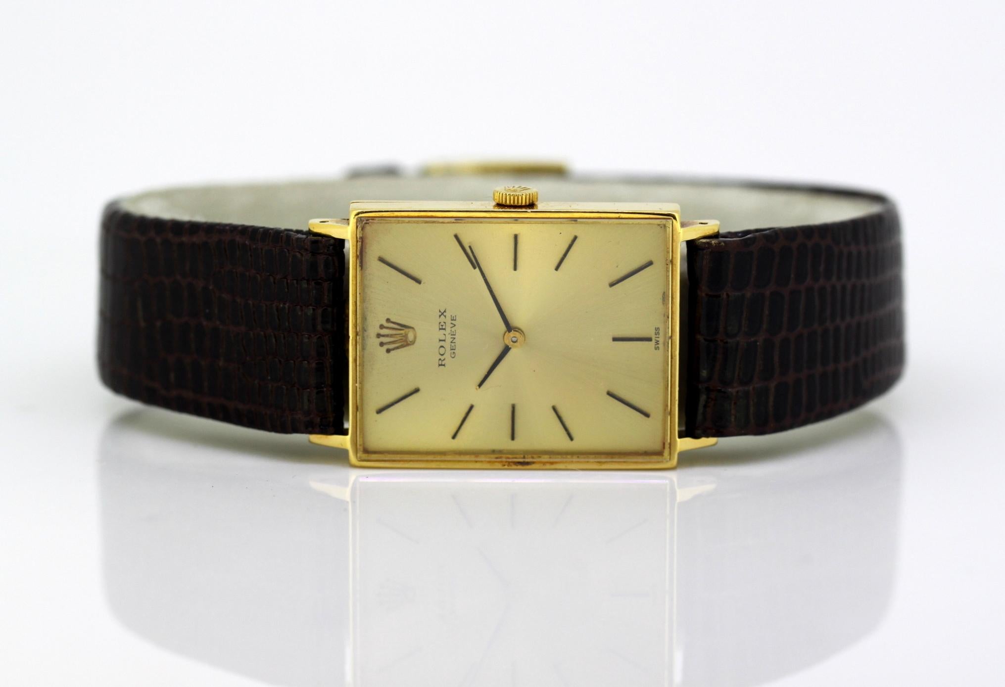 Women's Vintage Ladies Rolex Wristwatch in 18 Karat Yellow Gold, 1960s