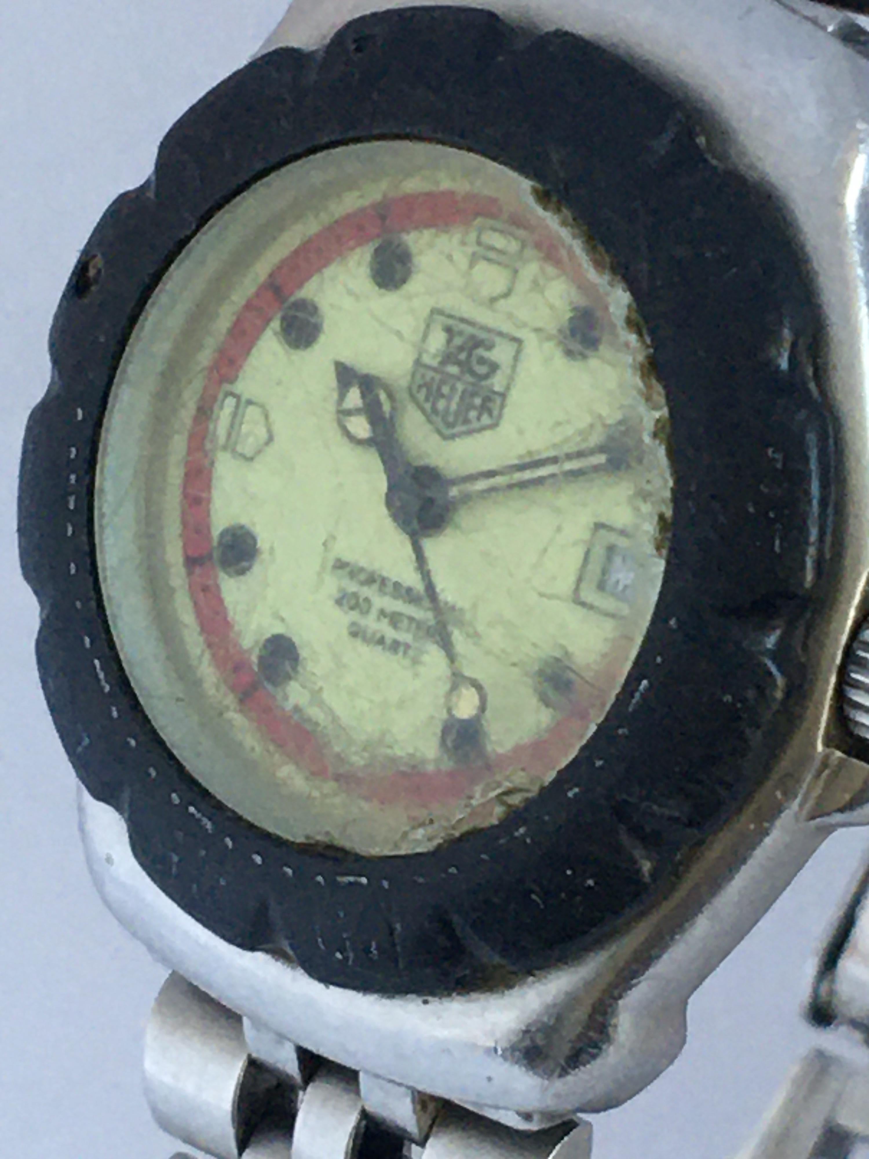 Vintage Ladies TAG Heuer Formula 1 with Black Bessel and Stainless Steel Strap In Fair Condition In Carlisle, GB