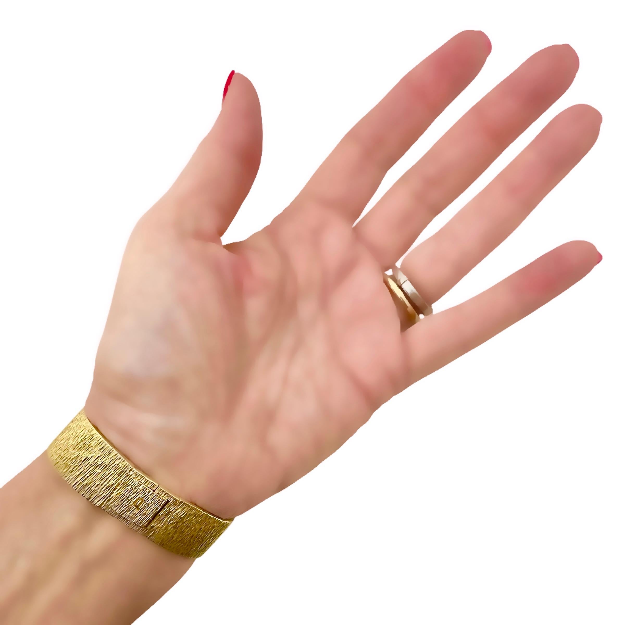 Vintage Ladies Yellow Gold Piaget Jade and Diamond Cocktail Watch en vente 6