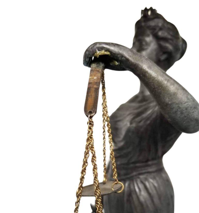 Vintage Lady Justice Resolute, sculpture In Distressed Condition For Sale In Van Nuys, CA