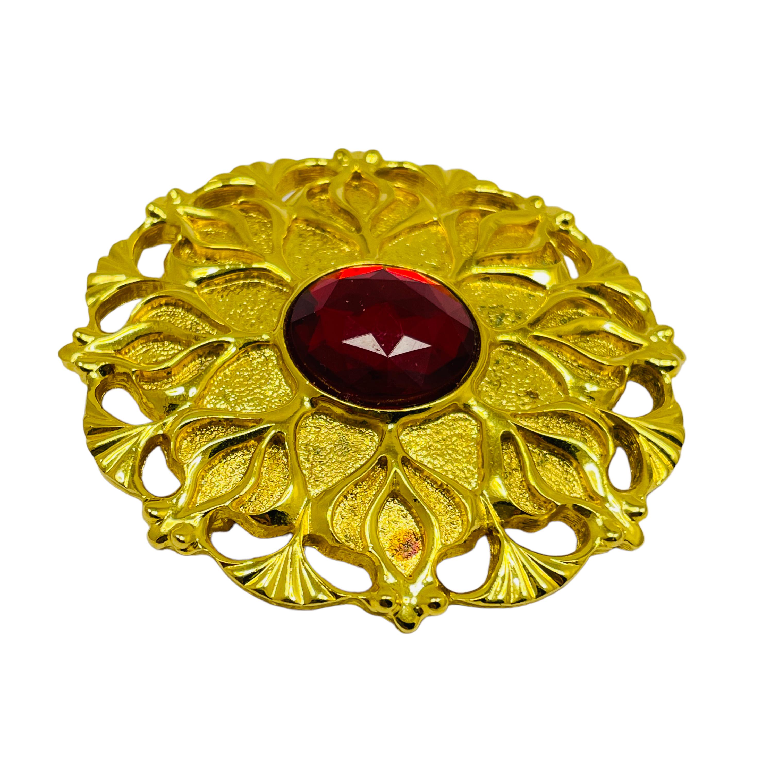 DETALLES

- firmado LR LADY REMINGTON 

- tono dorado con cristal

- broche de pasarela de diseño vintage

MEDIDAS

- 

CONDICIÓN 

- muy buen estado vintage con mínimos signos de desgaste

sku 10

❤️❤️ JOYAS DE DISEÑO VINTAGE ❤️❤️
❤️❤️ BOUTIQUE DE