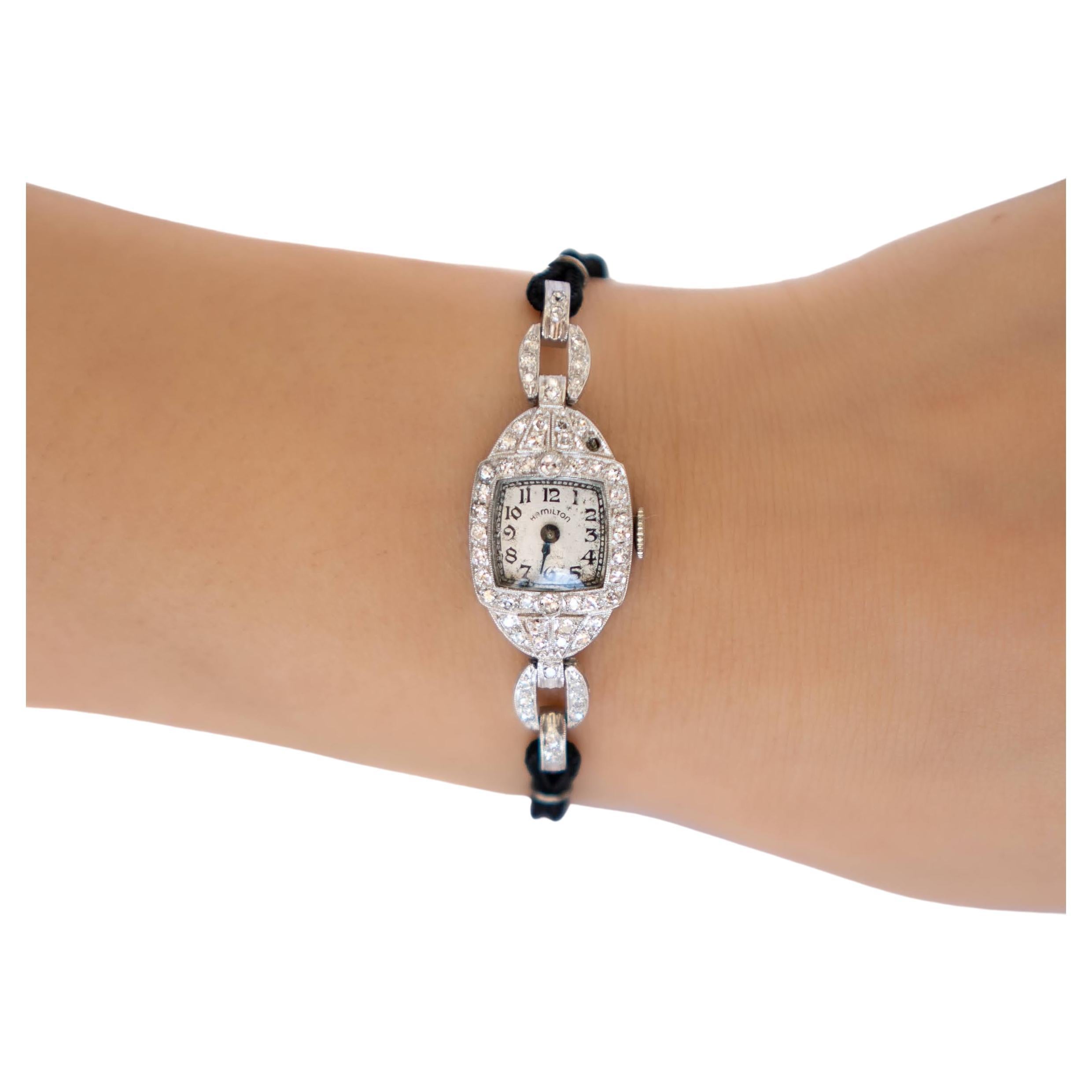 Montre-bracelet Hamilton vintage en platine pour femmes en vente