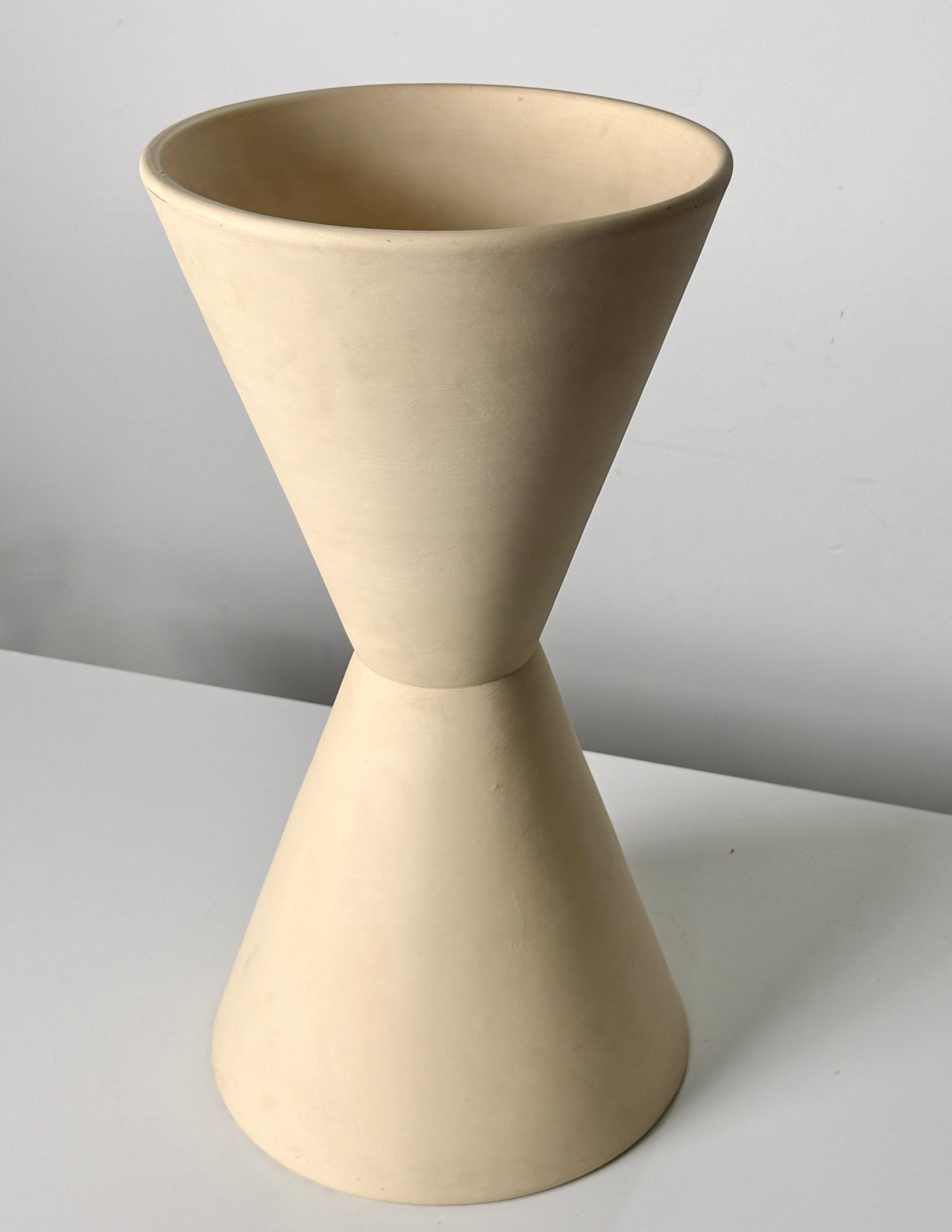 Vintage double cone planter designed by Lagardo Tackett for Architectural Pottery California circa 1960s

Model T-102 in bisque ceramic
Very well preserved example with no structural issues
Signed to interior

10.5 inch diameter 
20 inch height