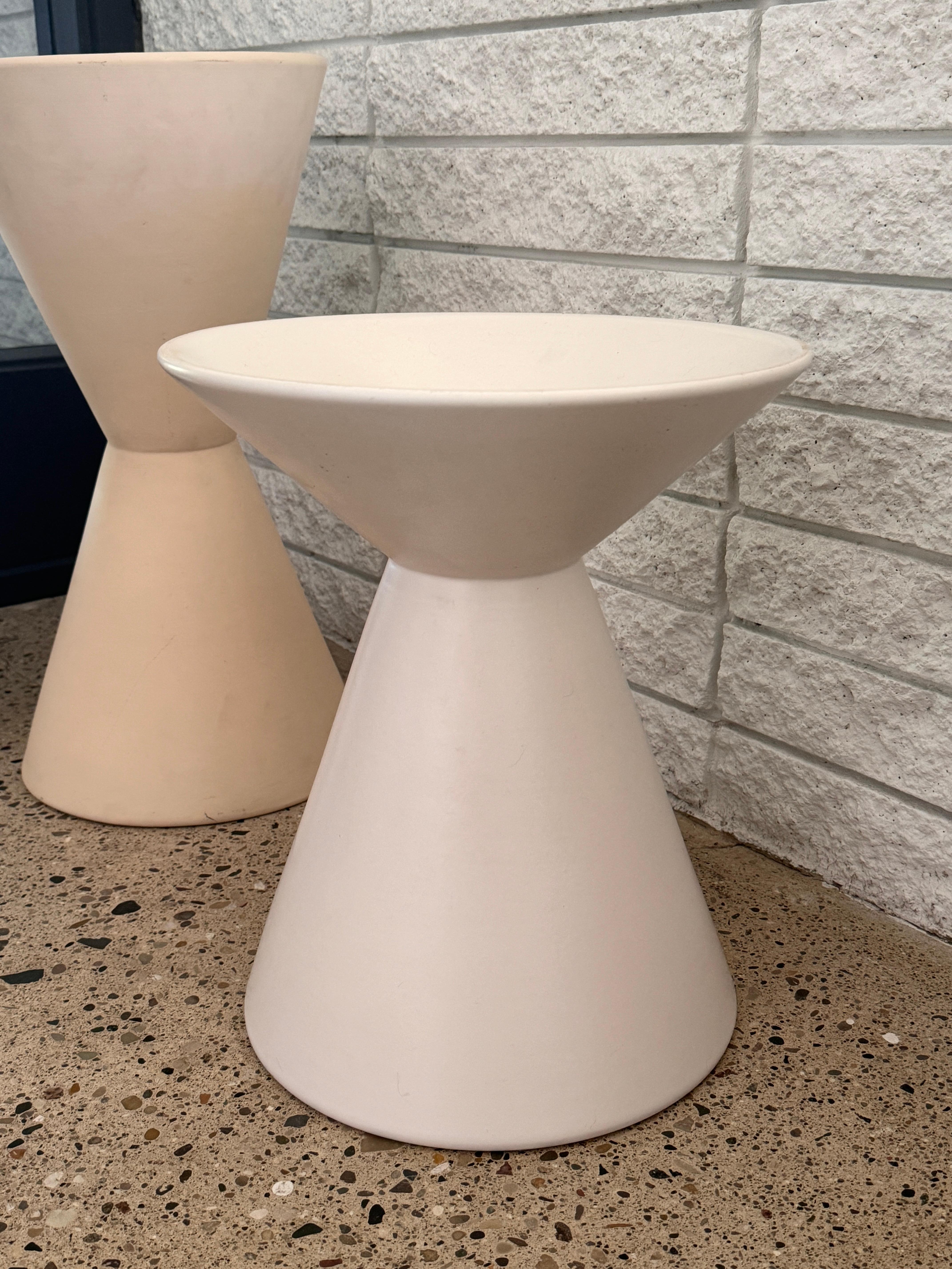 American Vintage Lagardo Tackett Architectural Pottery T-22 Double Cone Planter Sand Urn