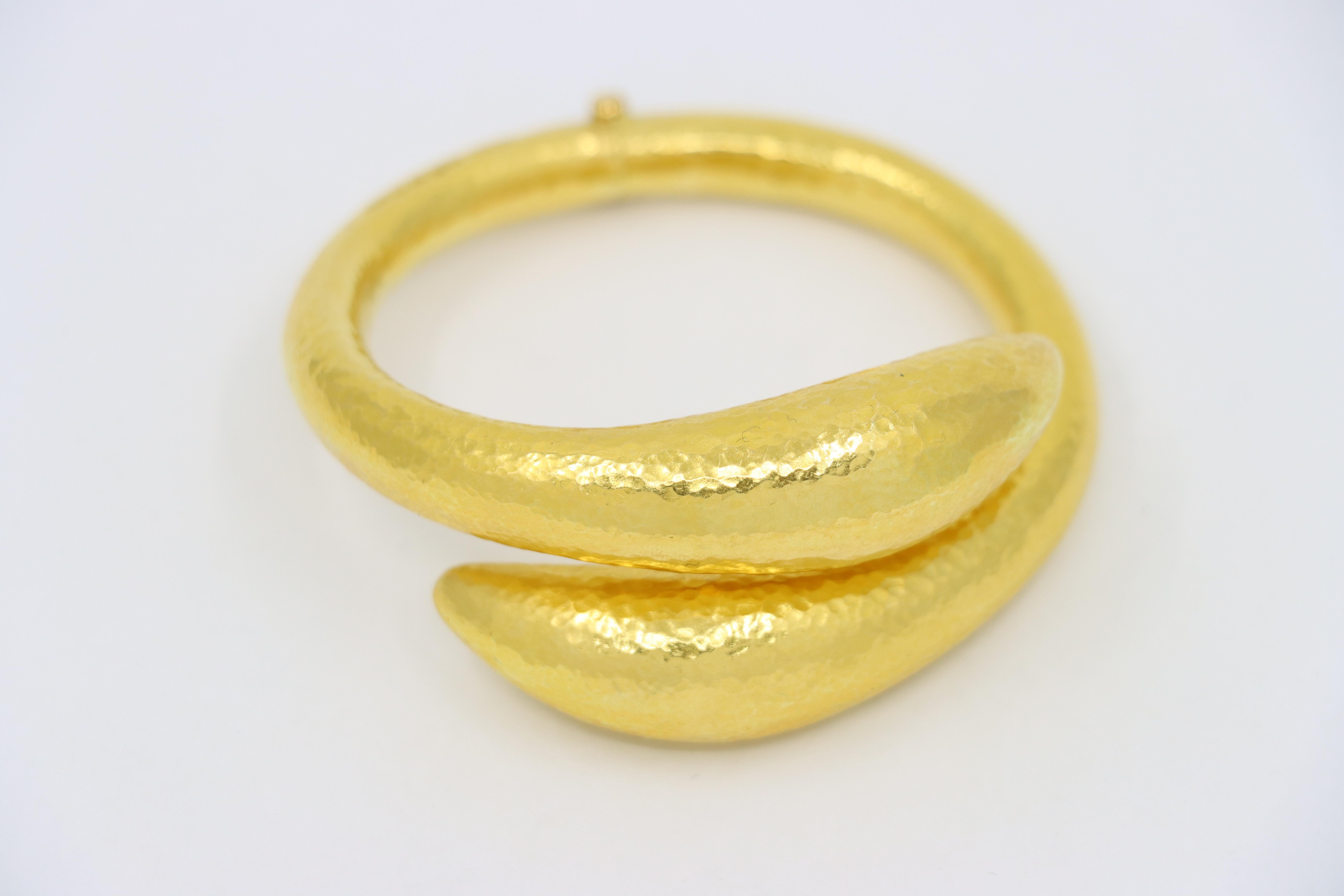 Women's or Men's Vintage Lalaounis 18K Gold Textured Bangle Bracelet For Sale