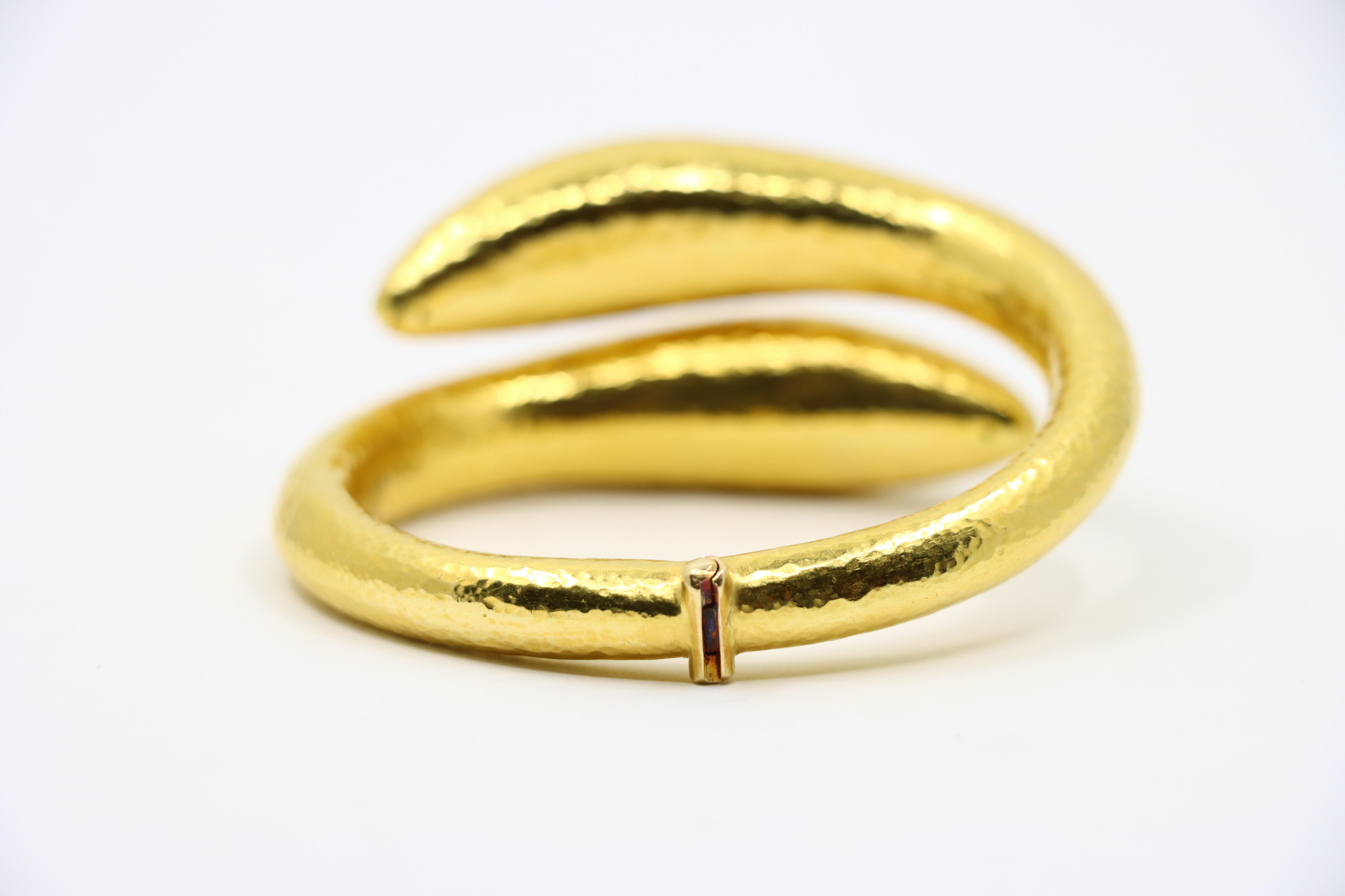 Vintage Lalaounis 18K Gold Textured Bangle Bracelet For Sale 4