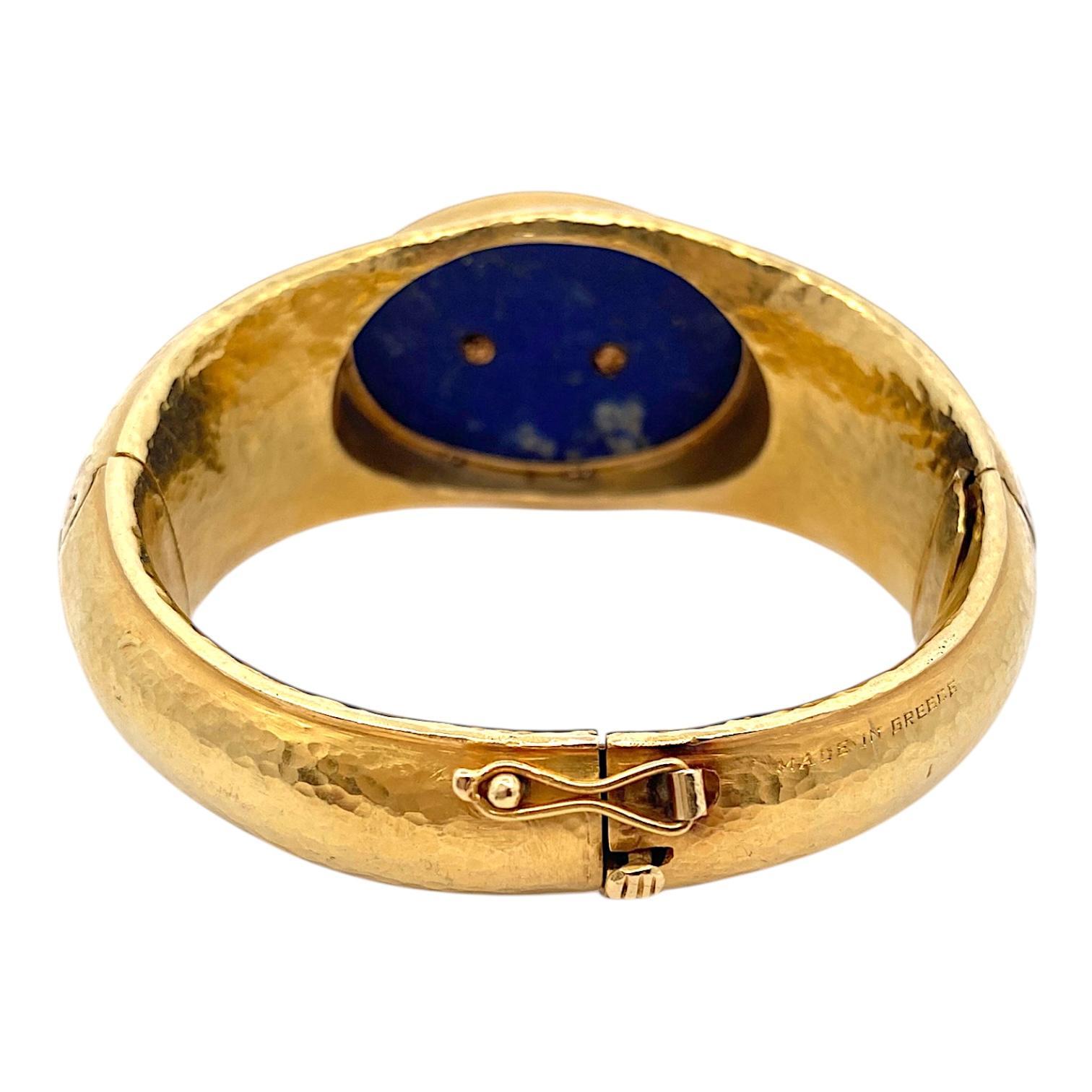 Classical Greek Vintage Lalaounis 18K Lapis Lazuli Double Lion Large Hinged Bangle Bracelet For Sale
