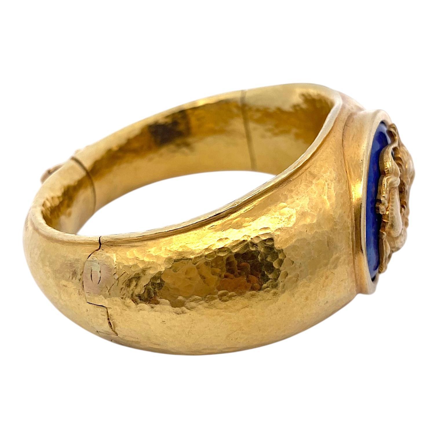 Women's or Men's Vintage Lalaounis 18K Lapis Lazuli Double Lion Large Hinged Bangle Bracelet For Sale