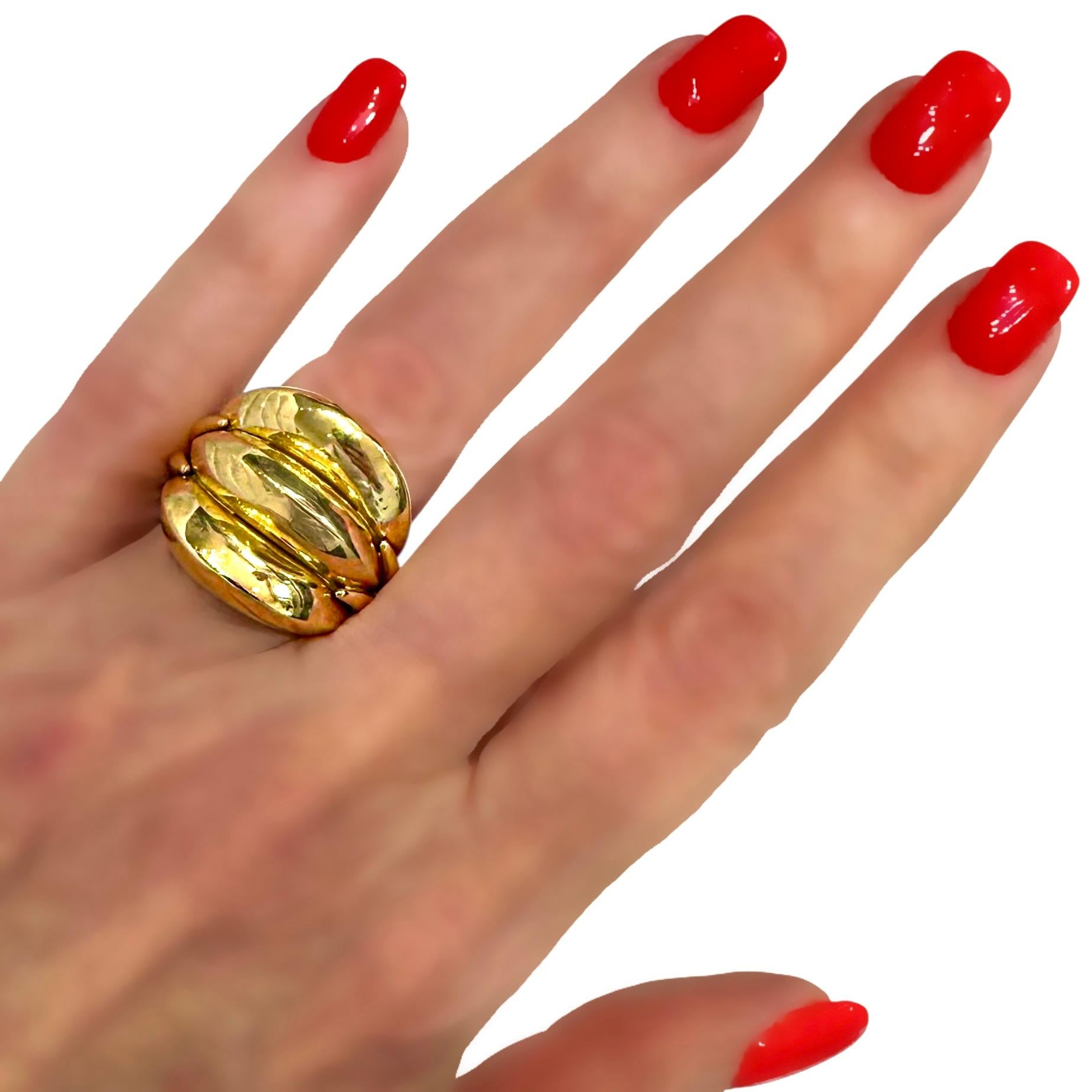 Bague de cocktail Vintage Lalaounis en or jaune 22K à triple dôme et arête de couteau en vente 7