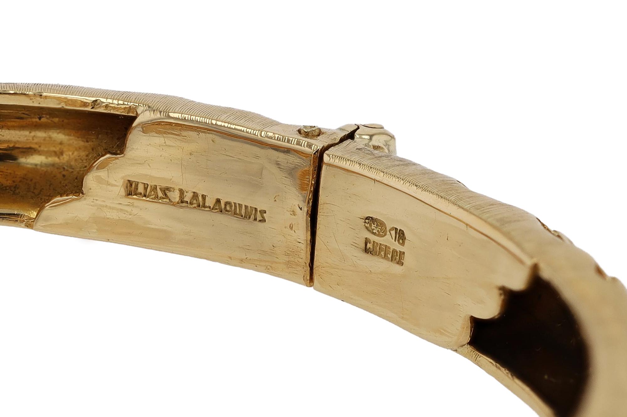 Vintage LALAoUNIS Designer 18k Gold Koi Fish Bangle Bracelet In Good Condition In Santa Barbara, CA