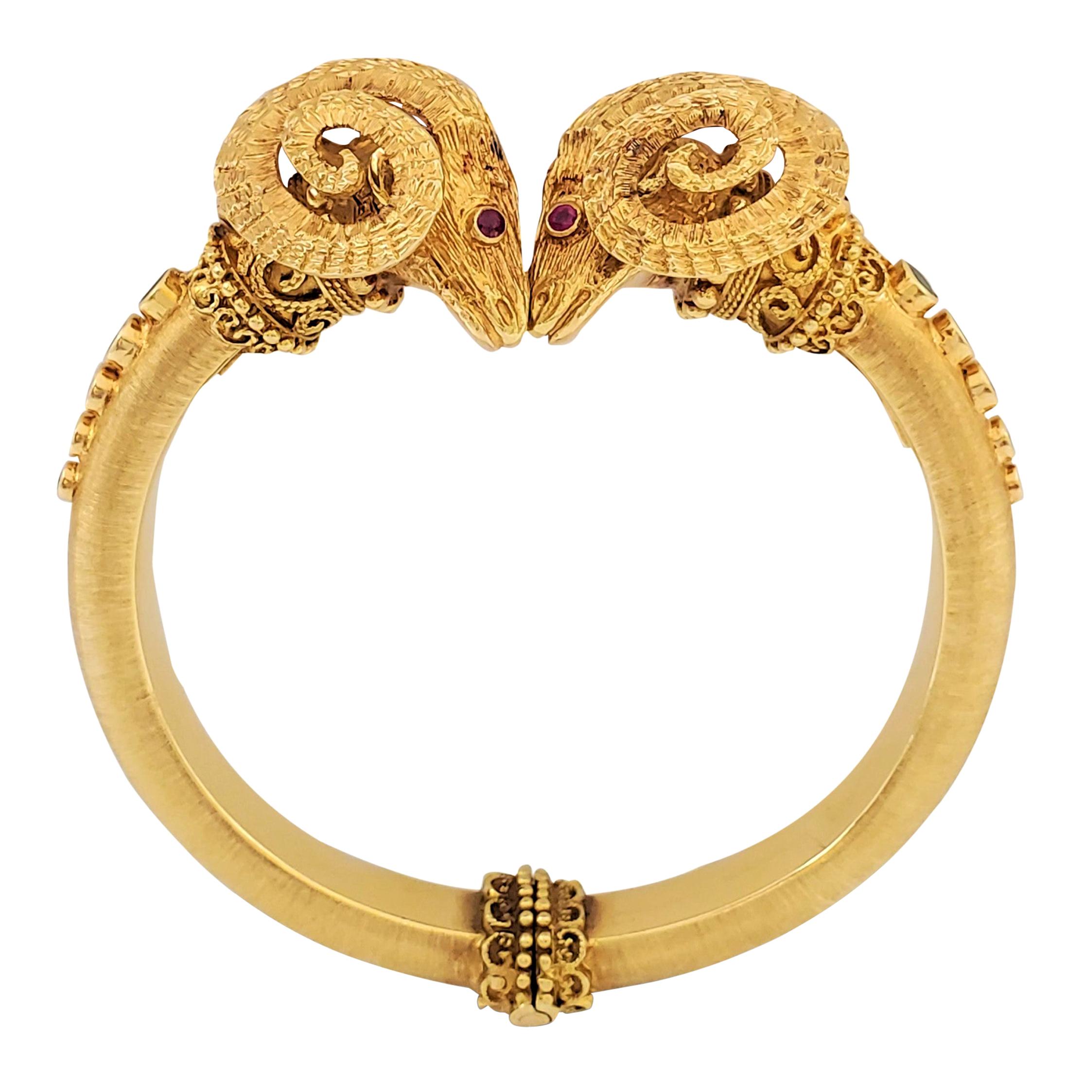 Vintage Lalaounis Double Tête de Béliers Bracelet en or jaune et pierres précieuses