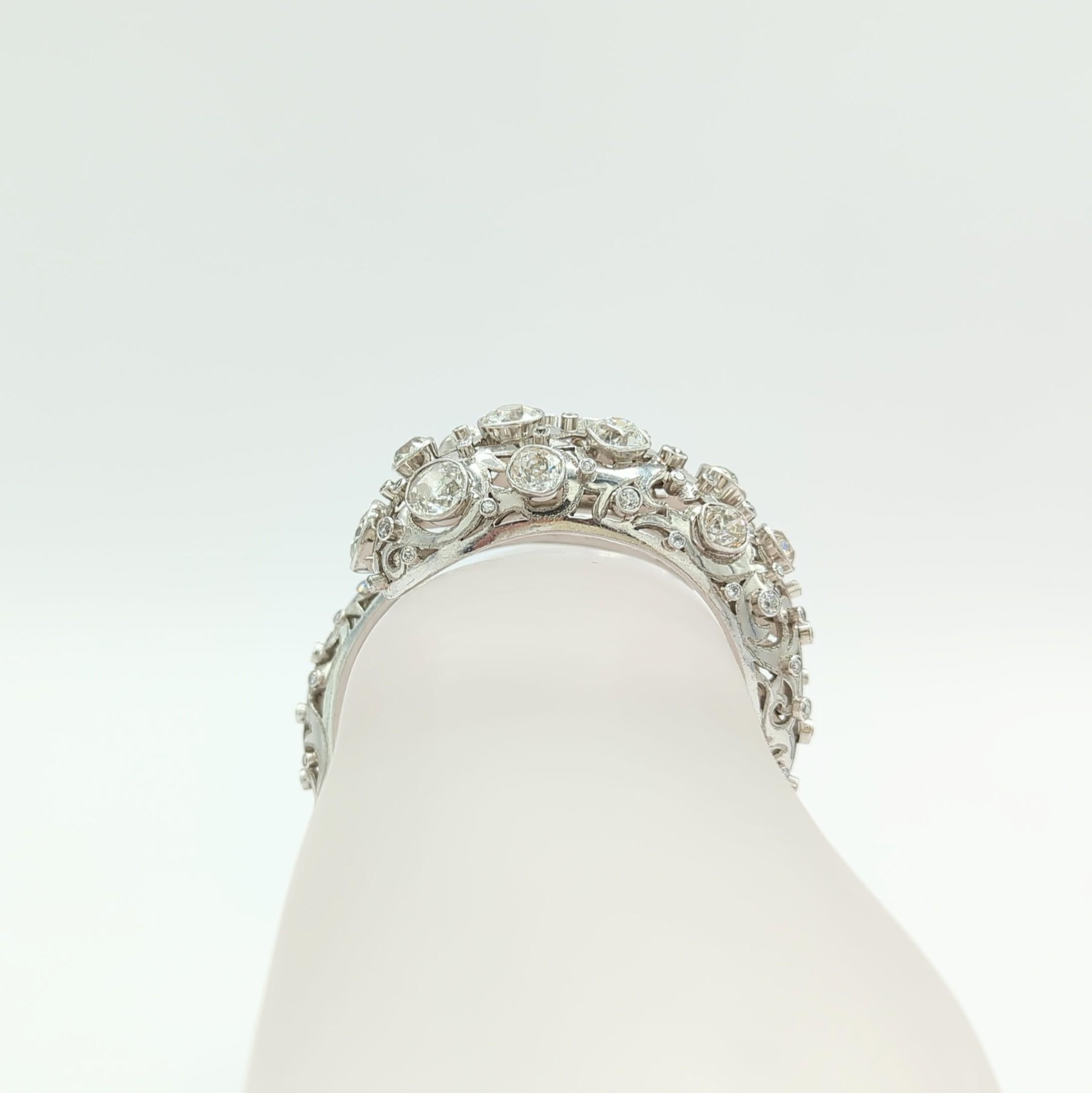 Vintage Collector's Piece Lalaounis Old Cut Diamonds Bangle in Platinum en vente 2