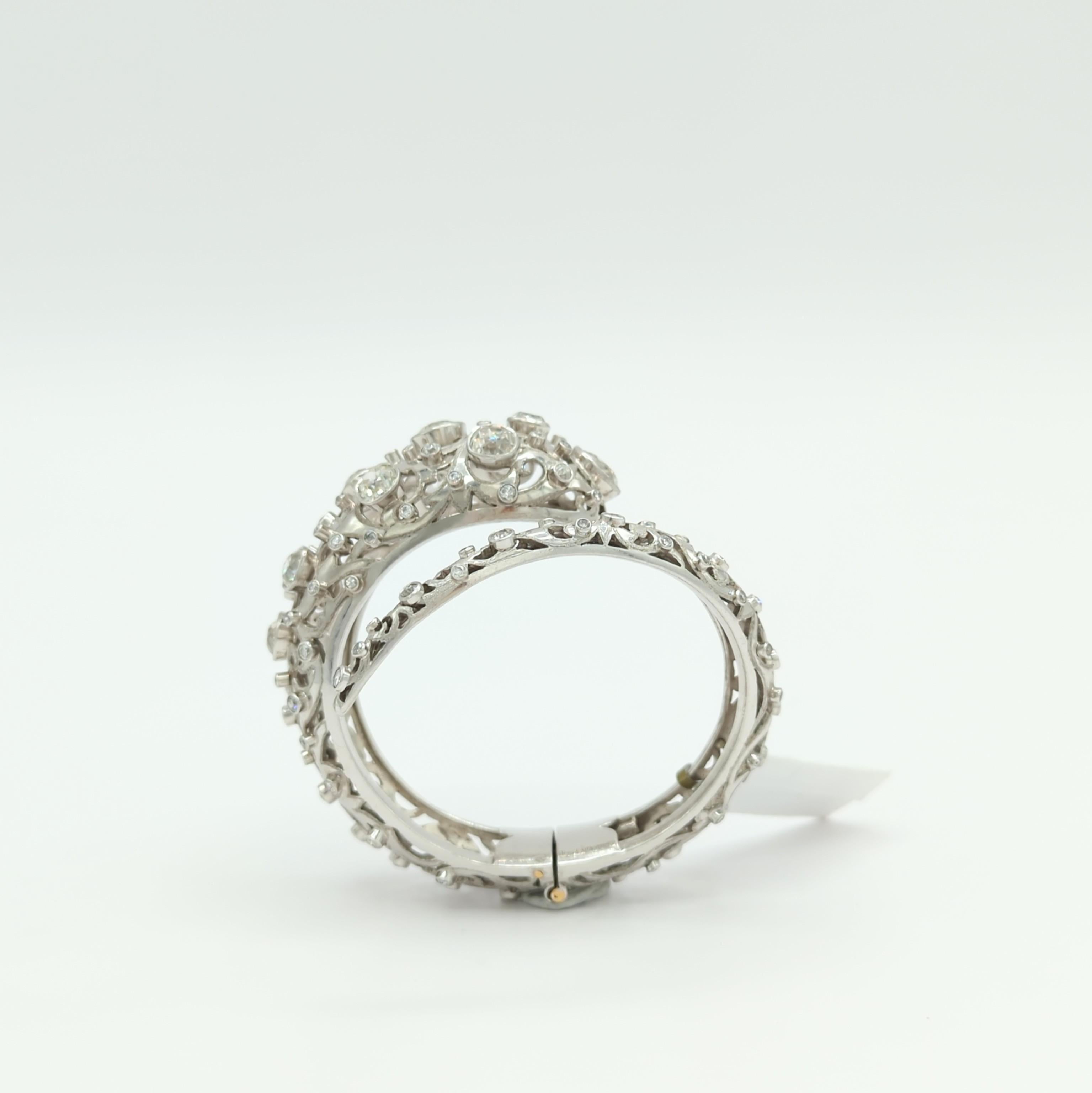 Vintage Collector's Piece Lalaounis Old Cut Diamonds Bangle in Platinum en vente 4