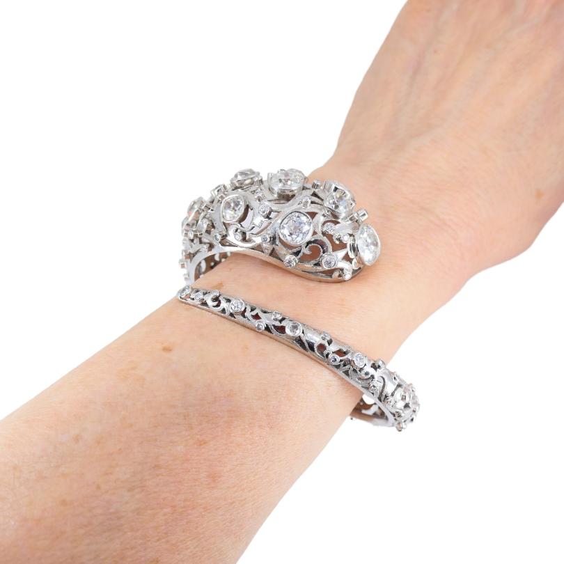 Vintage Lalaounis Schlangenarmband Platin Diamant 16 Karat Armreif im Zustand „Gut“ im Angebot in Beverly Hills, CA