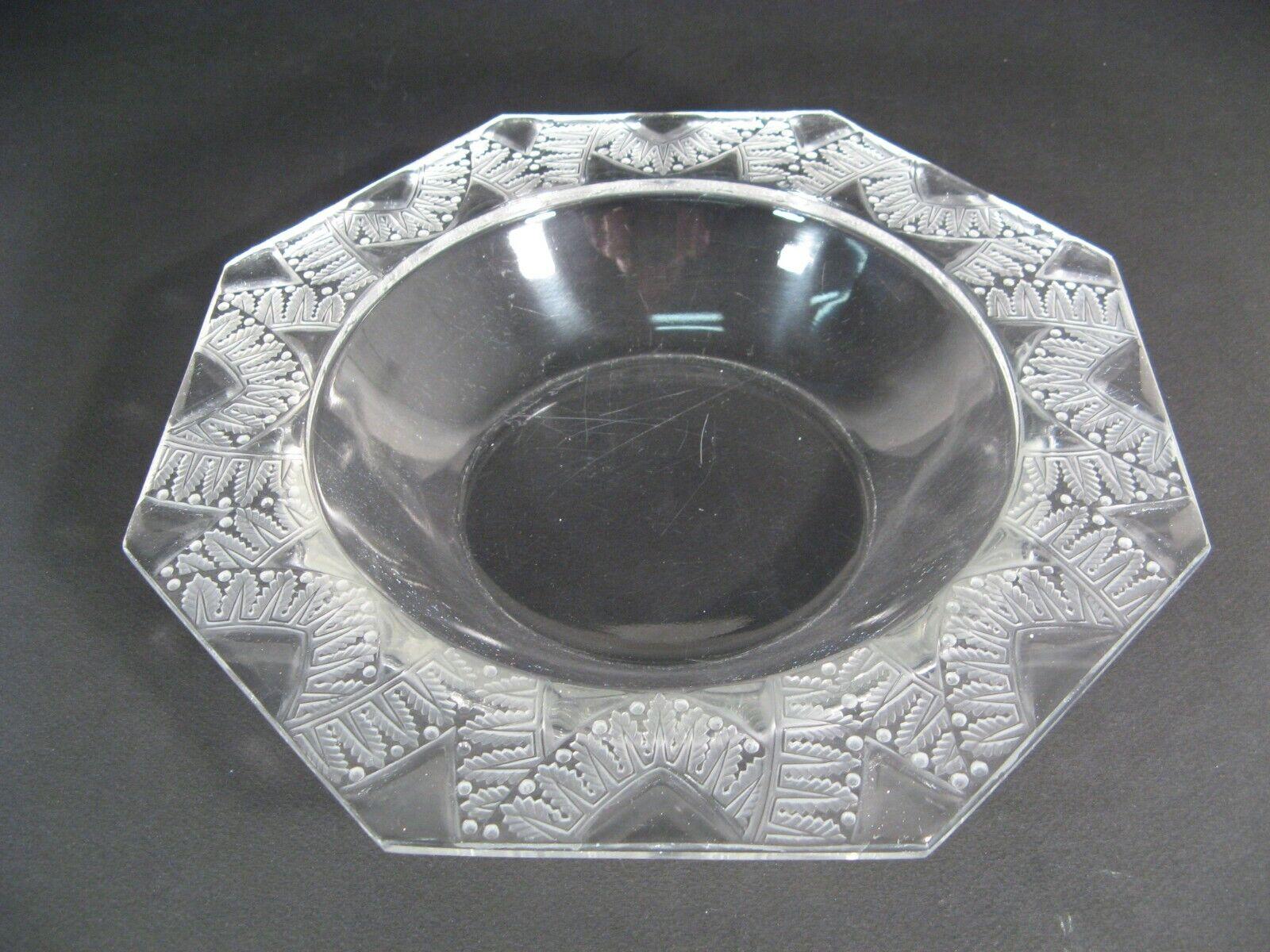 Stile impero Ciotola in vetro pressato vintage Lalique 