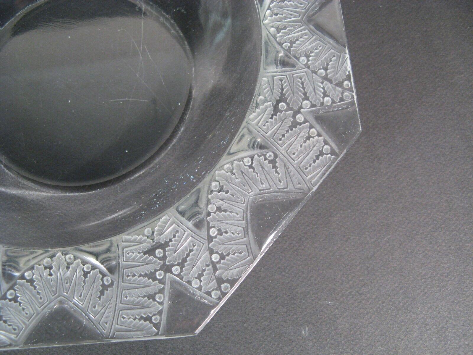 Ciotola in vetro pressato vintage Lalique 