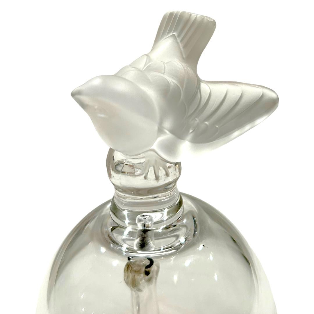 Français Vieille cloche en cristal Lalique avec poignée en forme de moisson givré ~ signée en vente