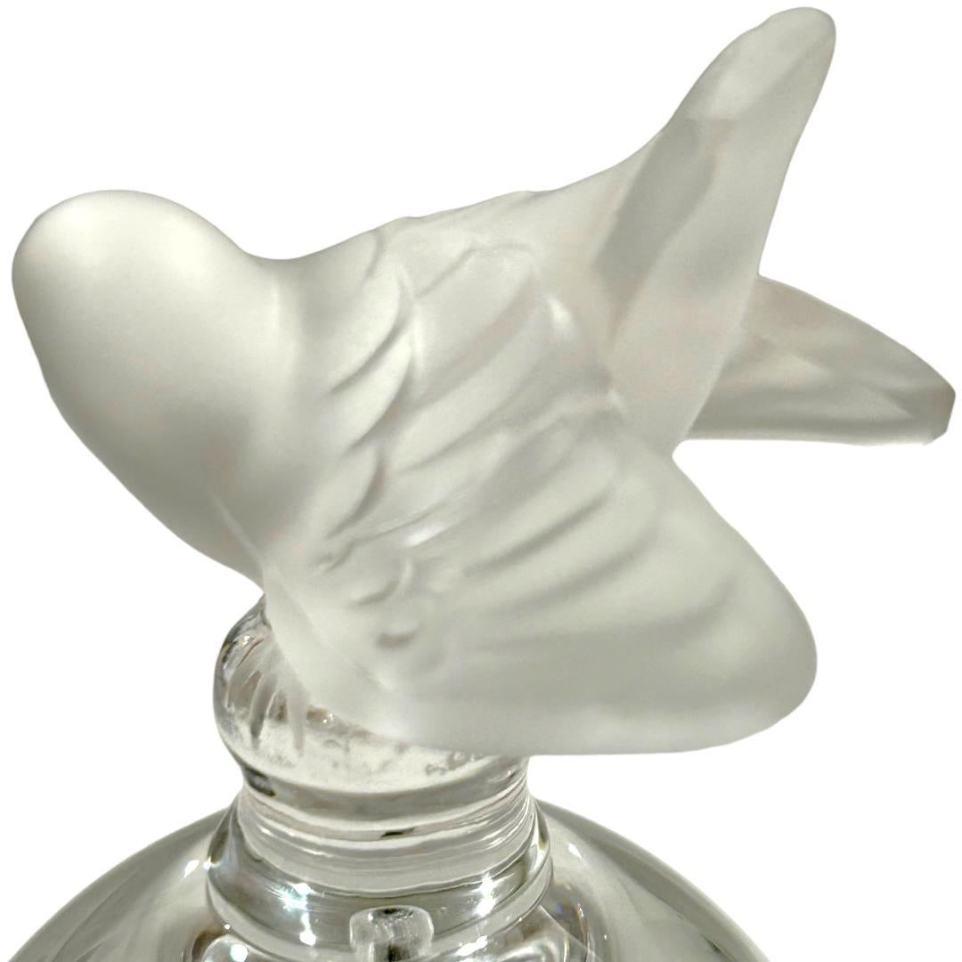 Vieille cloche en cristal Lalique avec poignée en forme de moisson givré ~ signée Bon état - En vente à Naples, FL