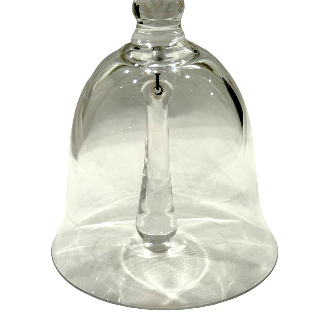 XXIe siècle et contemporain Vieille cloche en cristal Lalique avec poignée en forme de moisson givré ~ signée en vente