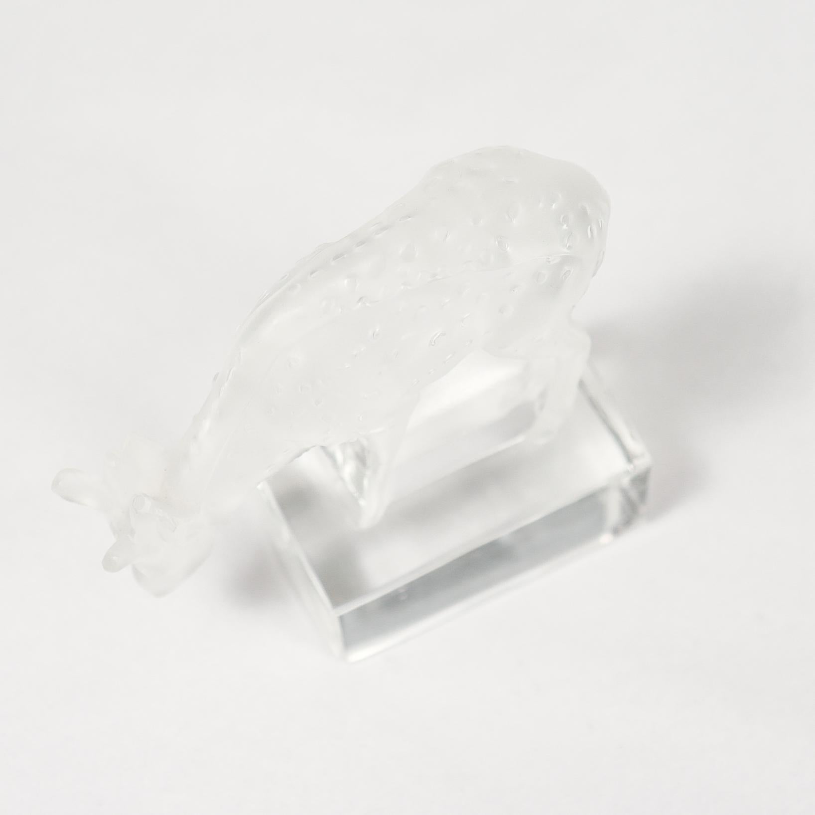 Fermacarte o statuetta smerigliata in vetro Daim Deer di Lalique d'epoca in vendita 1