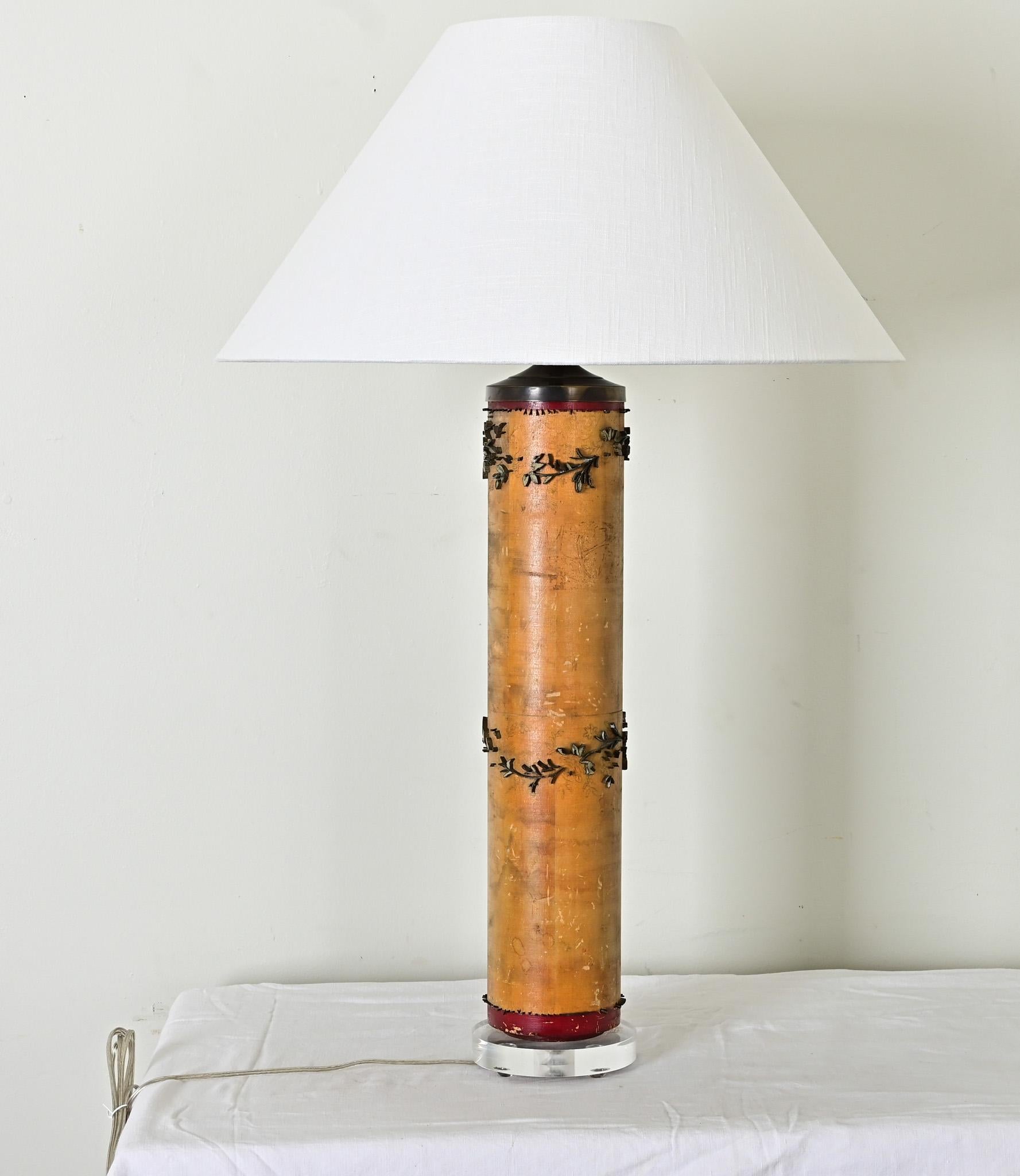 Autre Lampe vintage fabriquée à partir d'un rouleau encreur de papier peint en vente