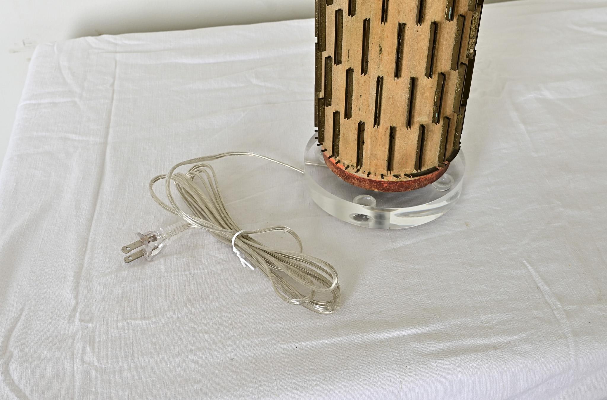 Autre Lampe vintage fabriquée à partir d'un rouleau encreur de papier peint en vente