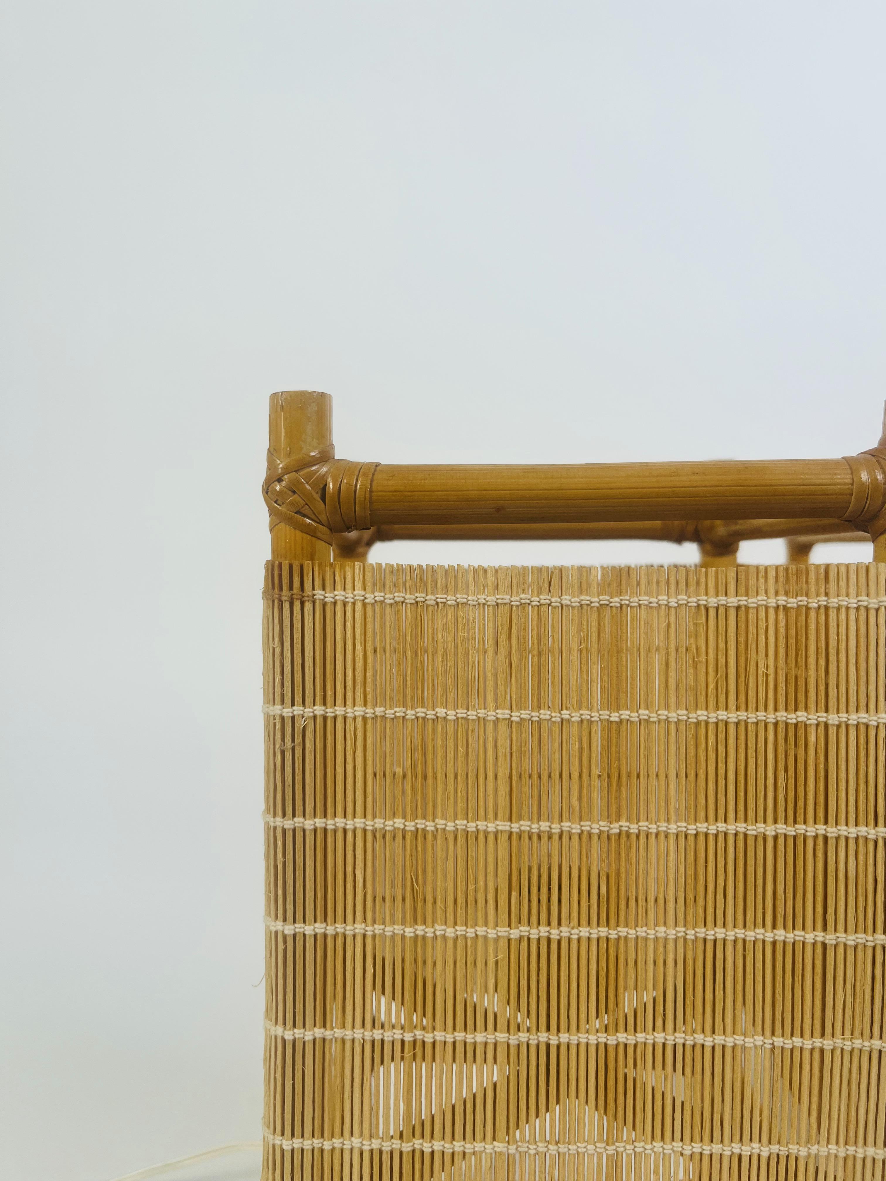 Lampada vintage realizzata in bambù e fibre naturali in vendita 1