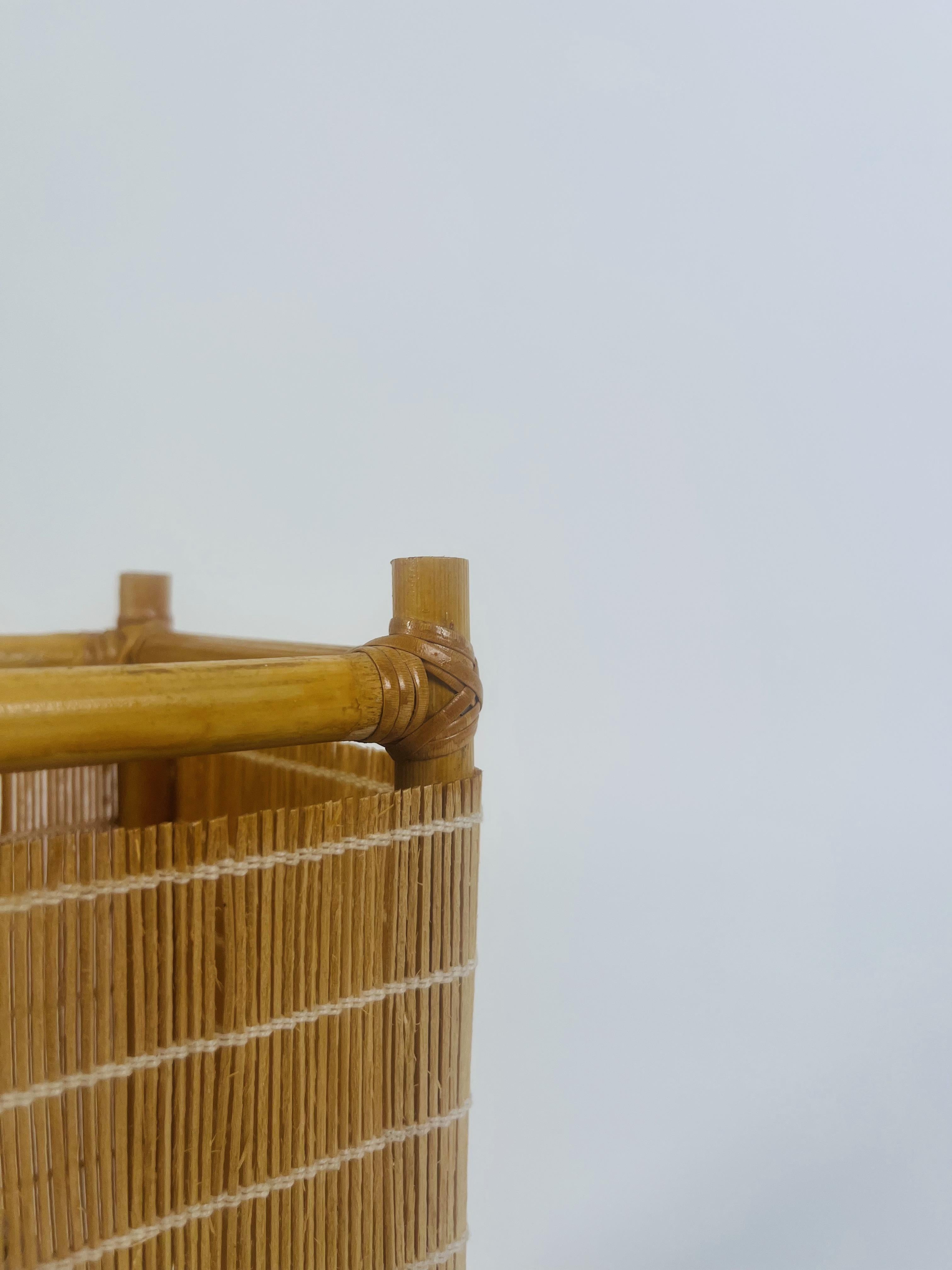 Lampada vintage realizzata in bambù e fibre naturali in vendita 2