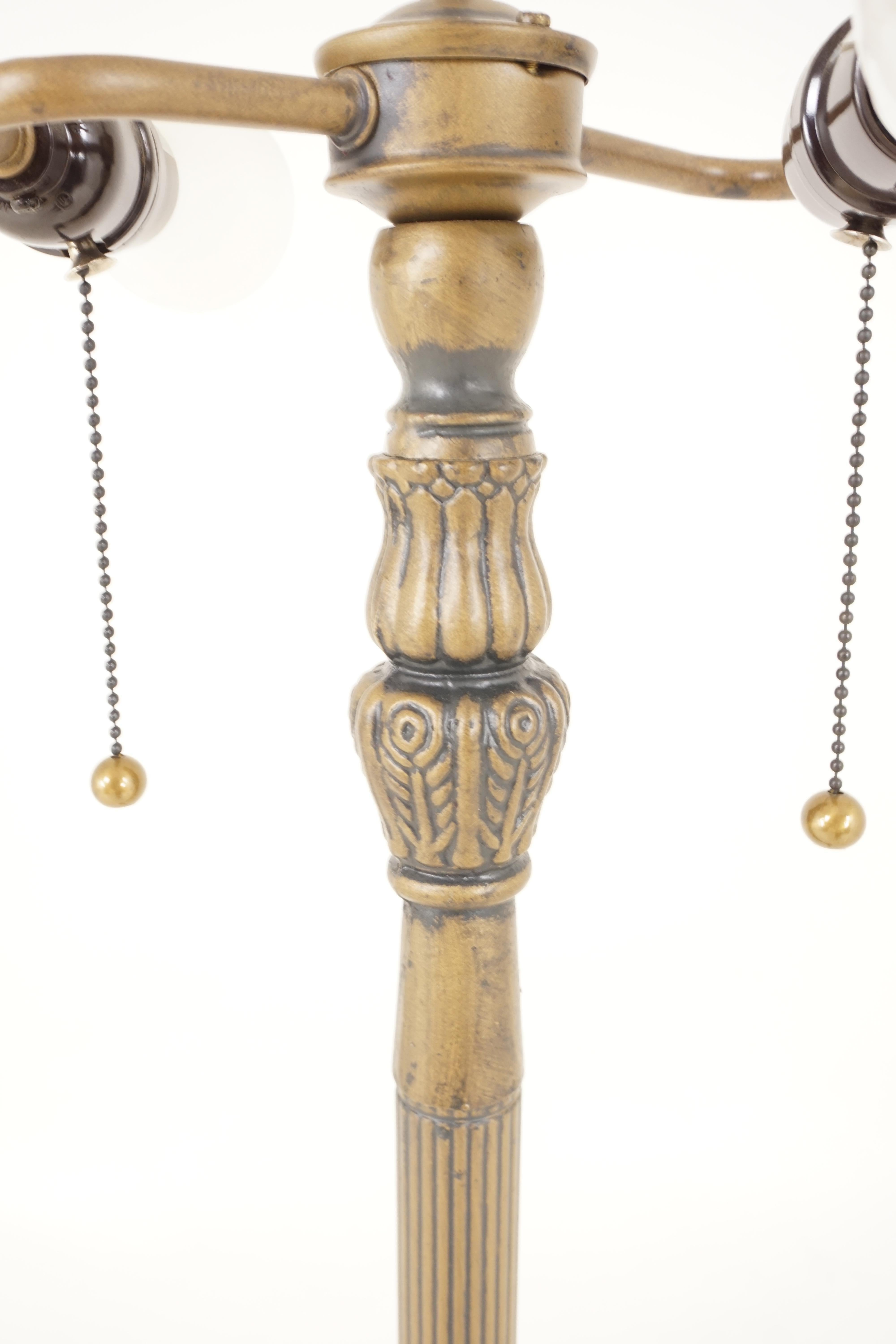 Lampadaire et forme vintage, lampe sur pied en métal, Canada 1930, B2102 Bon état à Vancouver, BC