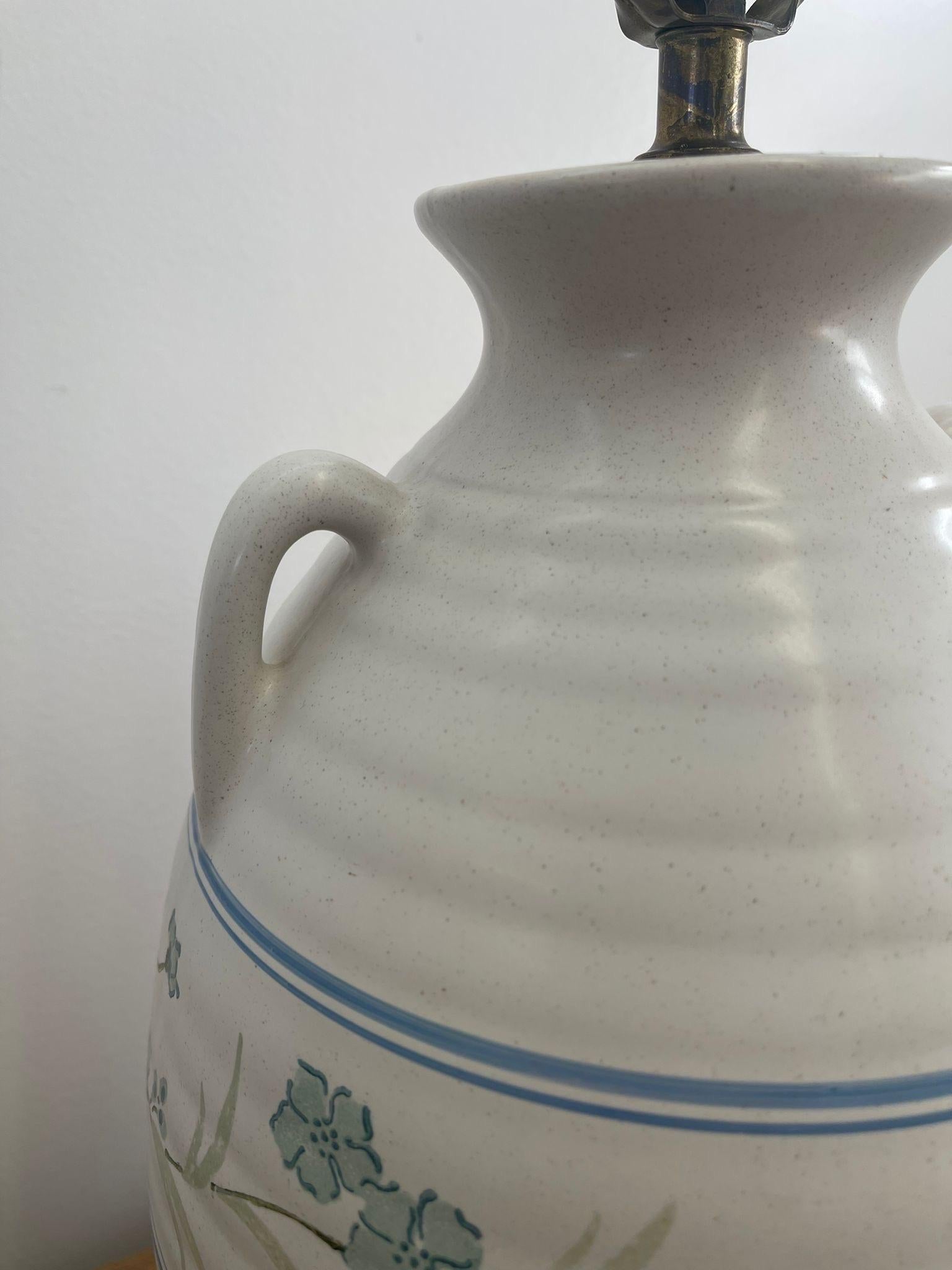 Vintage Lamp With Ceramic Vase Base and Floral Motif. For Sale 2