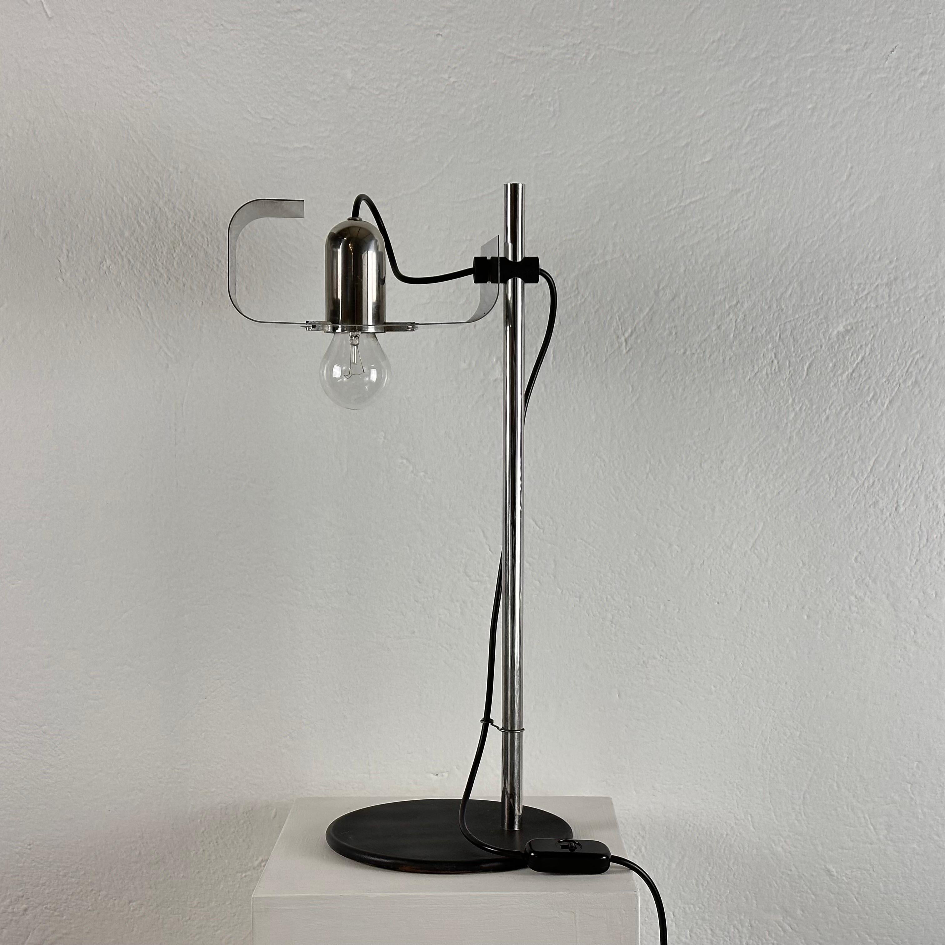 Milieu du XXe siècle Vintage Lamperti Italian Large Table Lamp - 1960s Chromed Steel Elegance en vente
